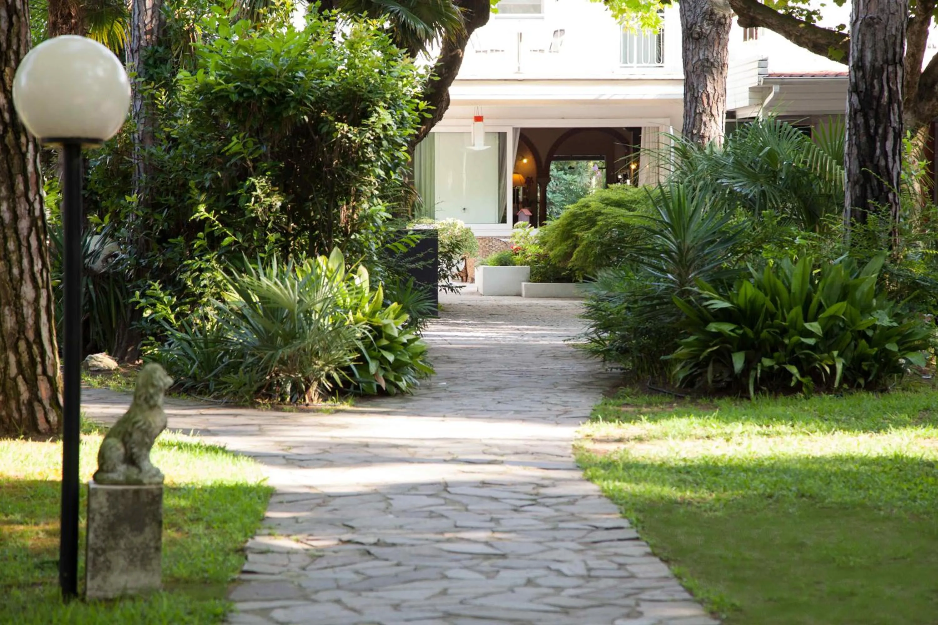 Property building in Hotel Valdor