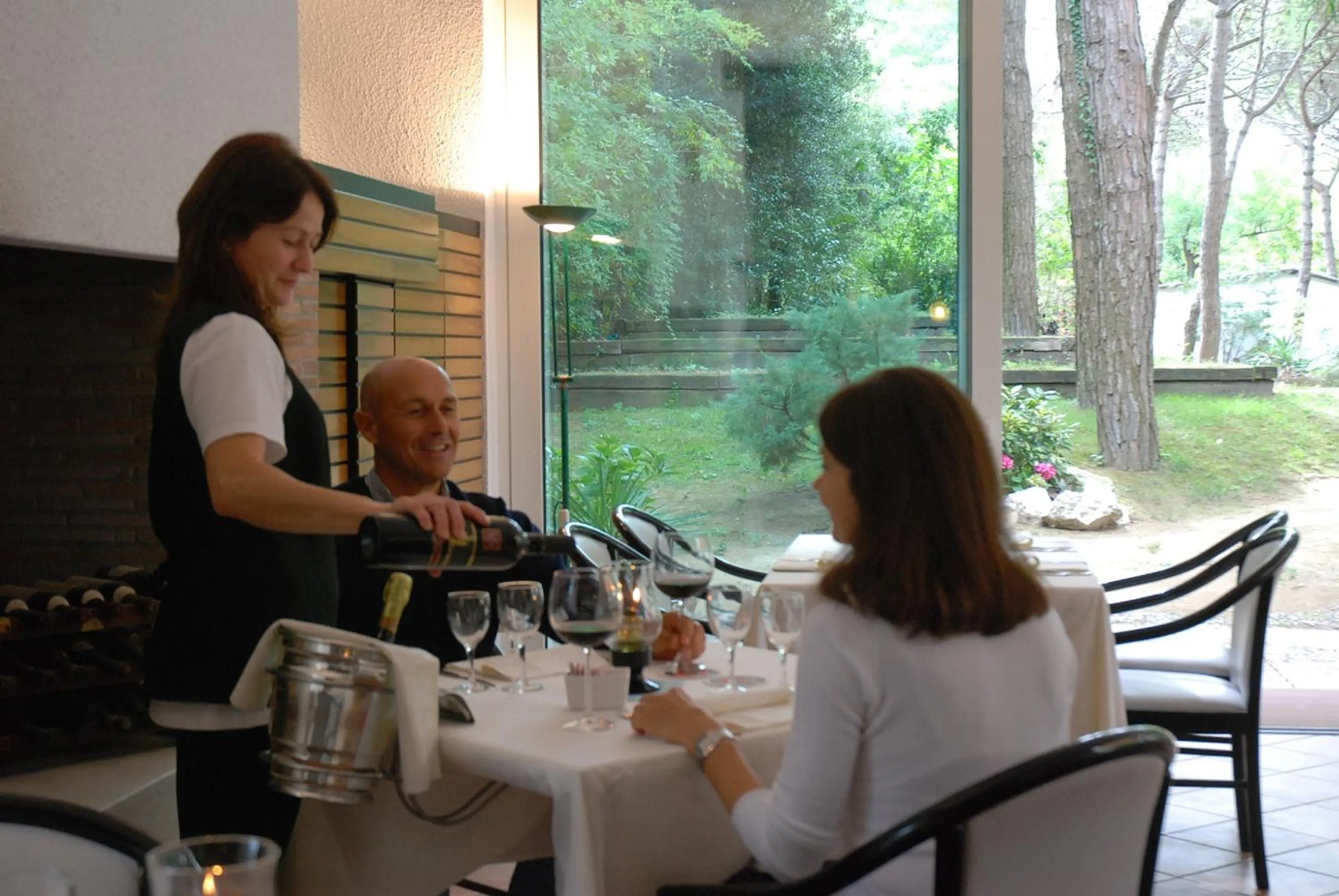 Restaurant/places to eat in Hotel Valdor