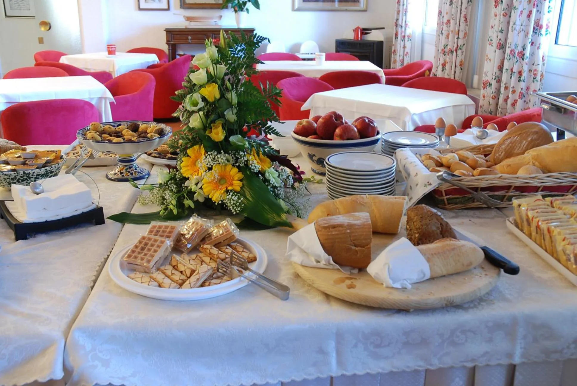 Buffet breakfast in Hotel Valdor