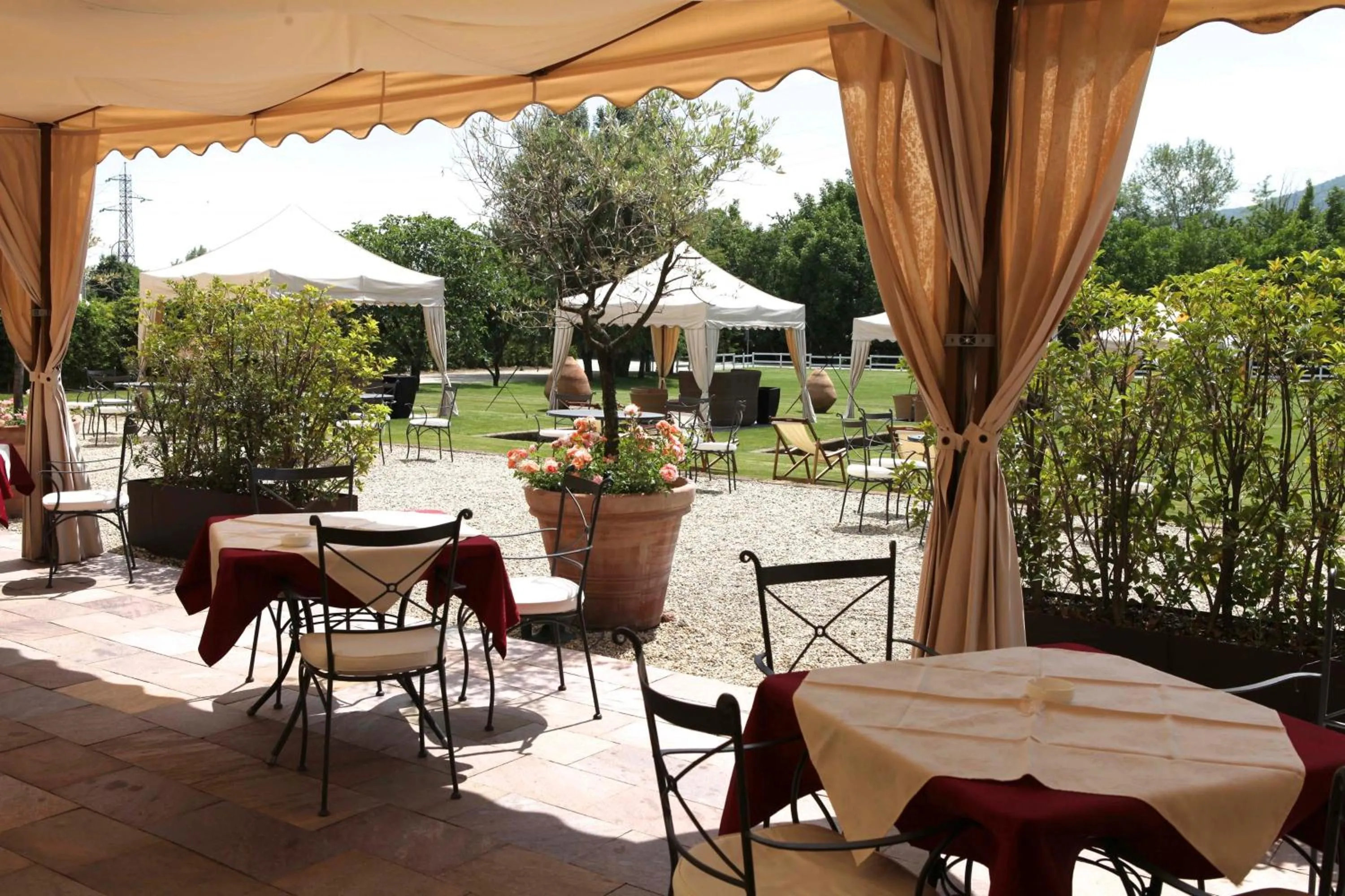 Patio in Hotel Barrage