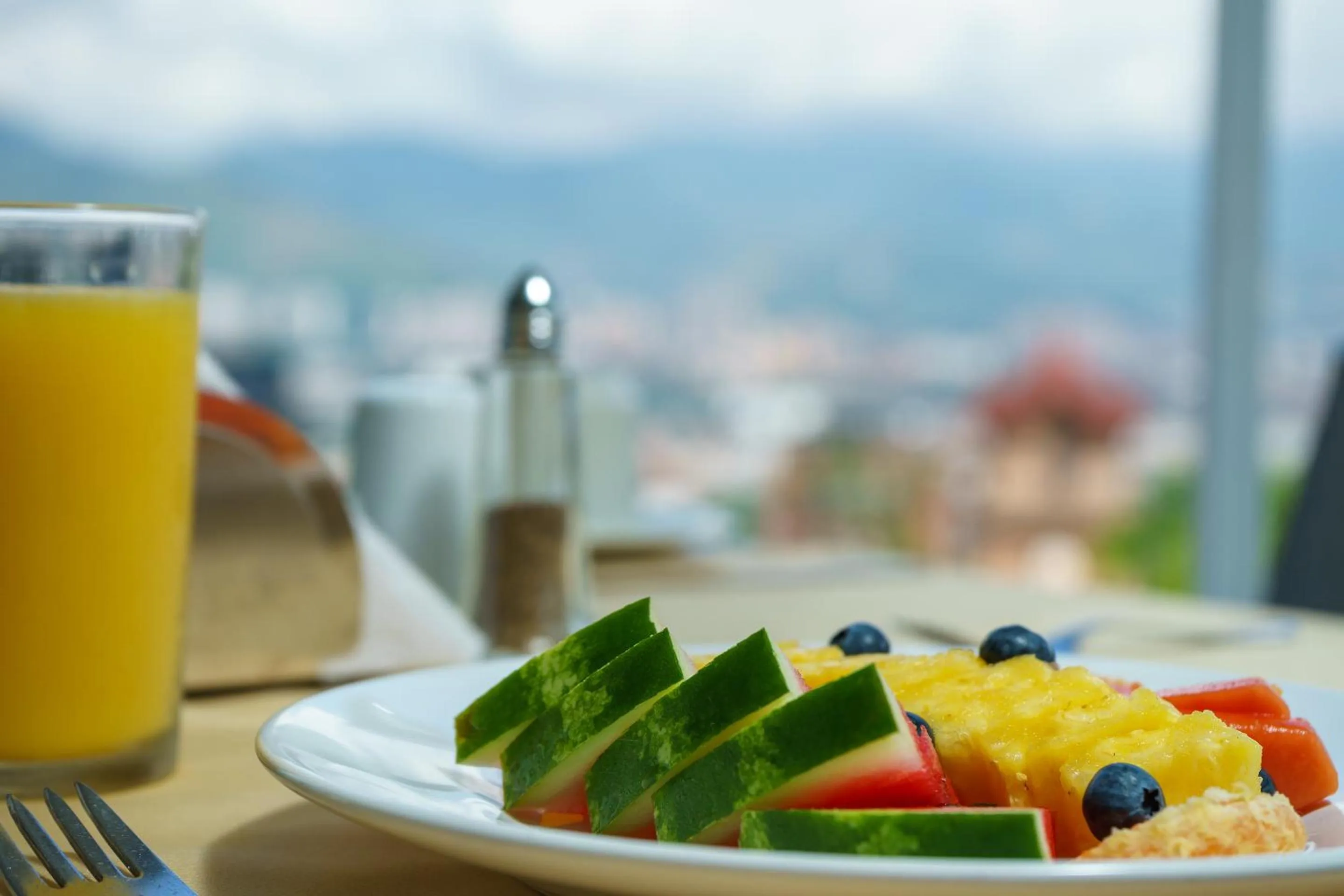 Restaurant/places to eat in Hotel Torre Poblado