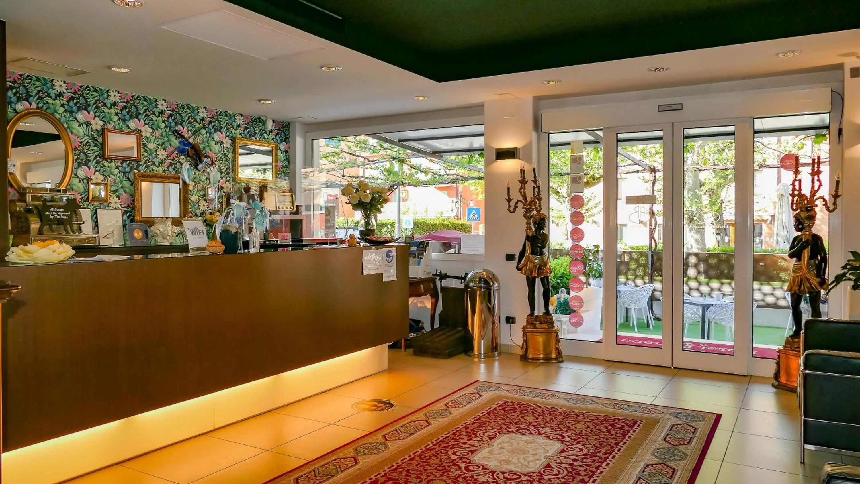 Lobby or reception in Hotel Benaco Garda ***S