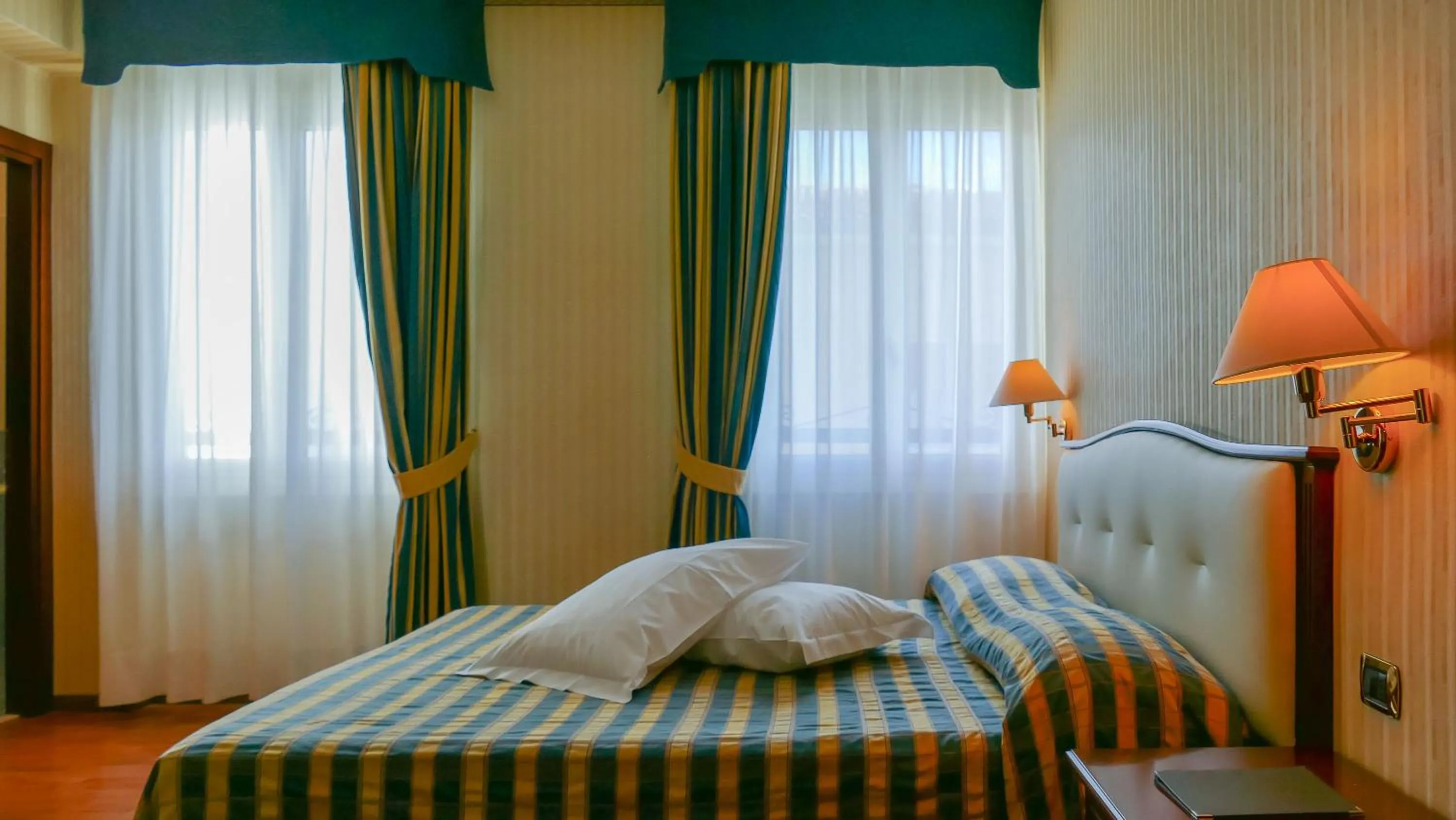 Bed in Hotel Benaco Garda ***S