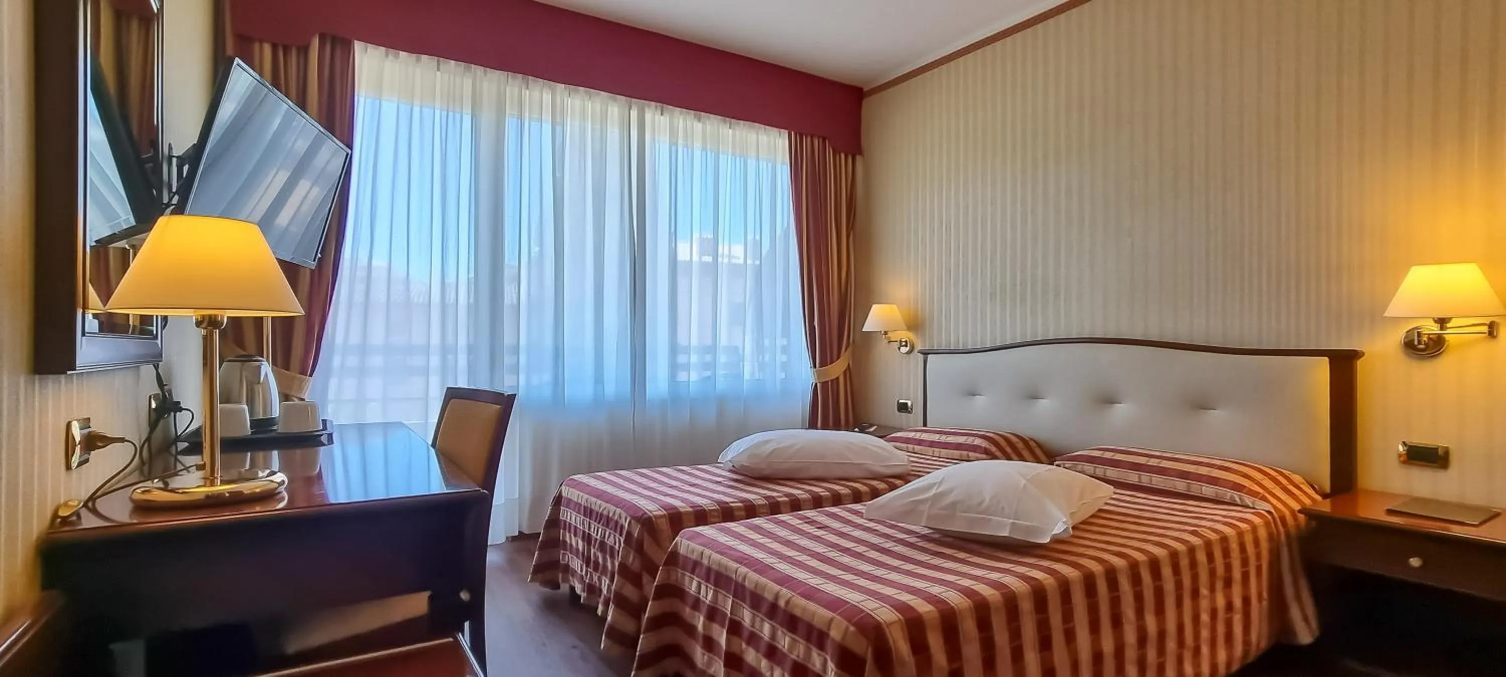 Bed in Hotel Benaco Garda ***S