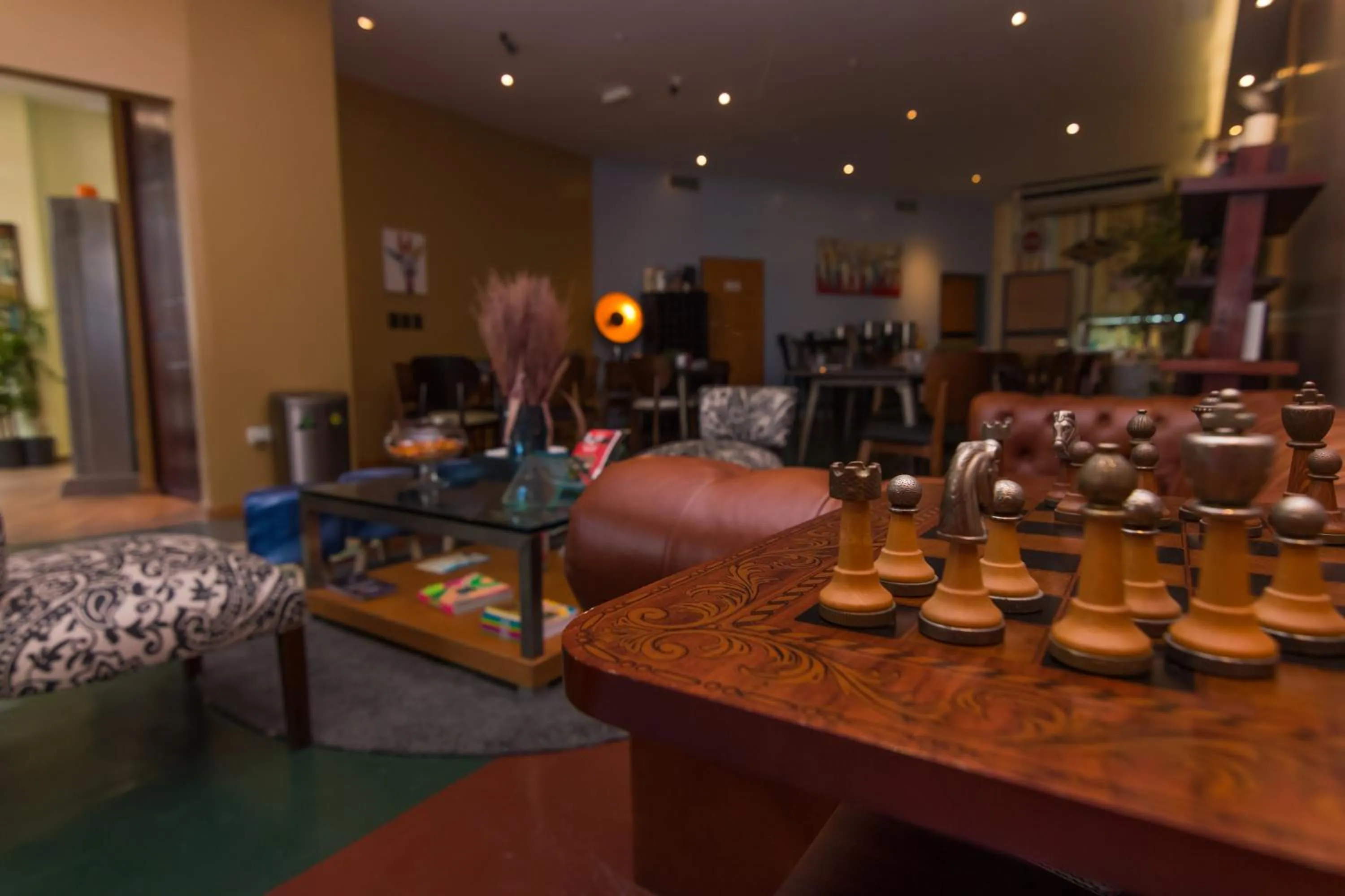 Communal lounge/ TV room in Shoshana Hotel Boutique