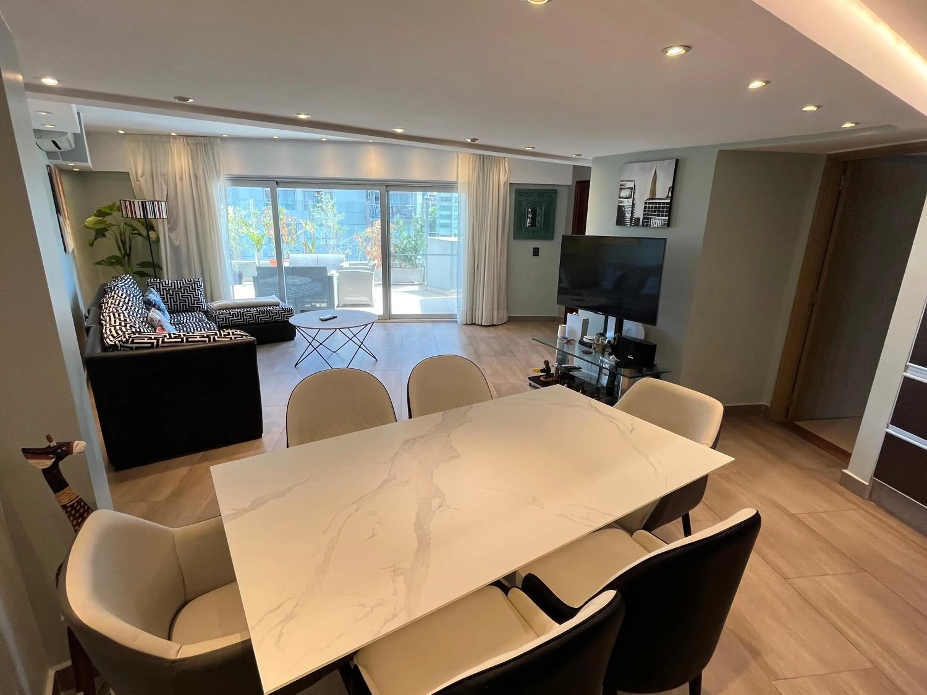 TV and multimedia in Shoshana Hotel Boutique