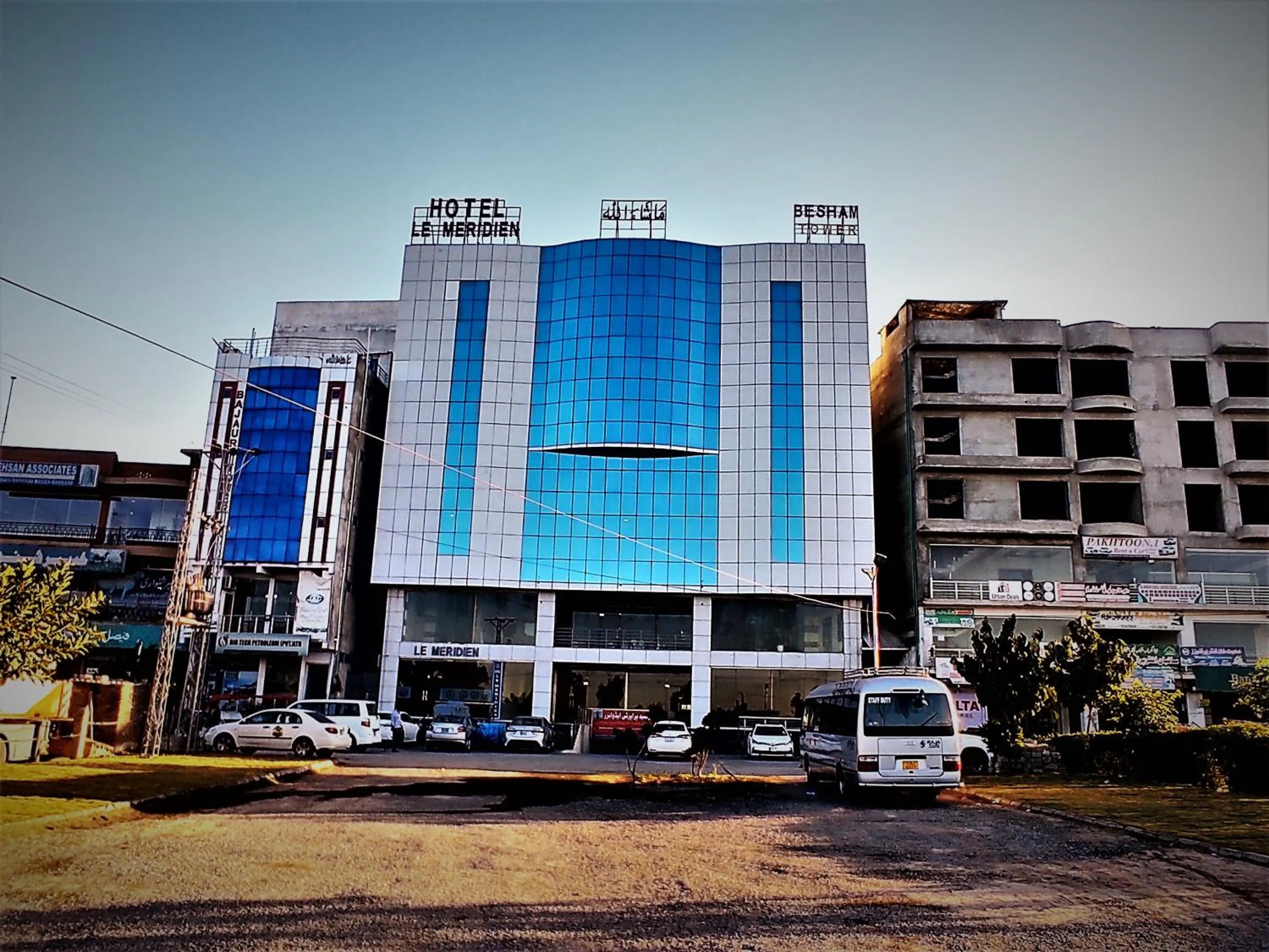 Property building in Hotel Le Meridien