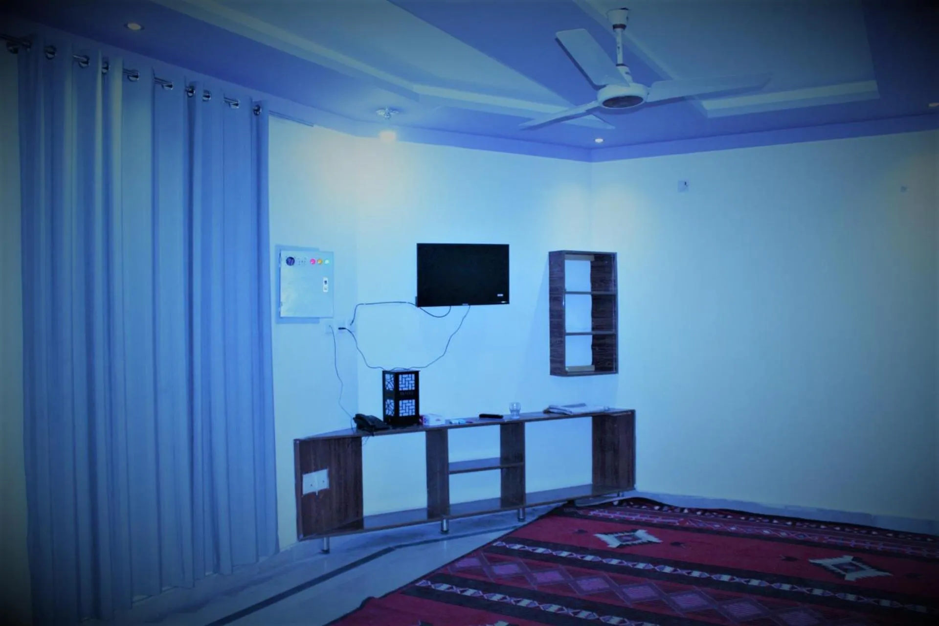 TV and multimedia, Bed in Hotel Le Meridien