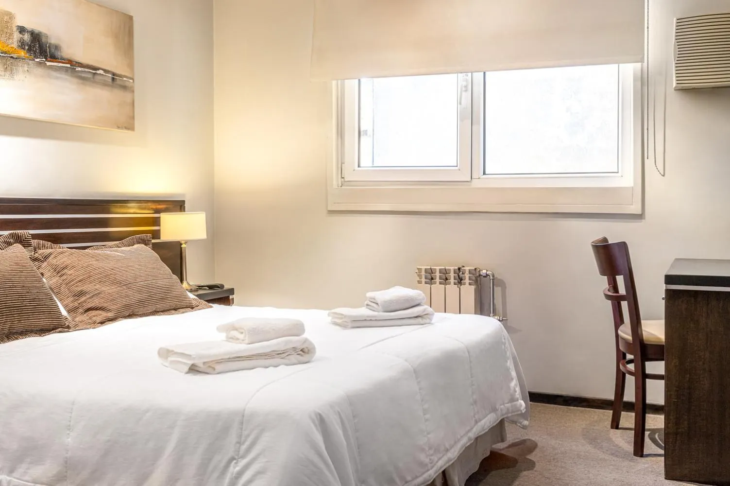 Bedroom, Bed in Up Retiro