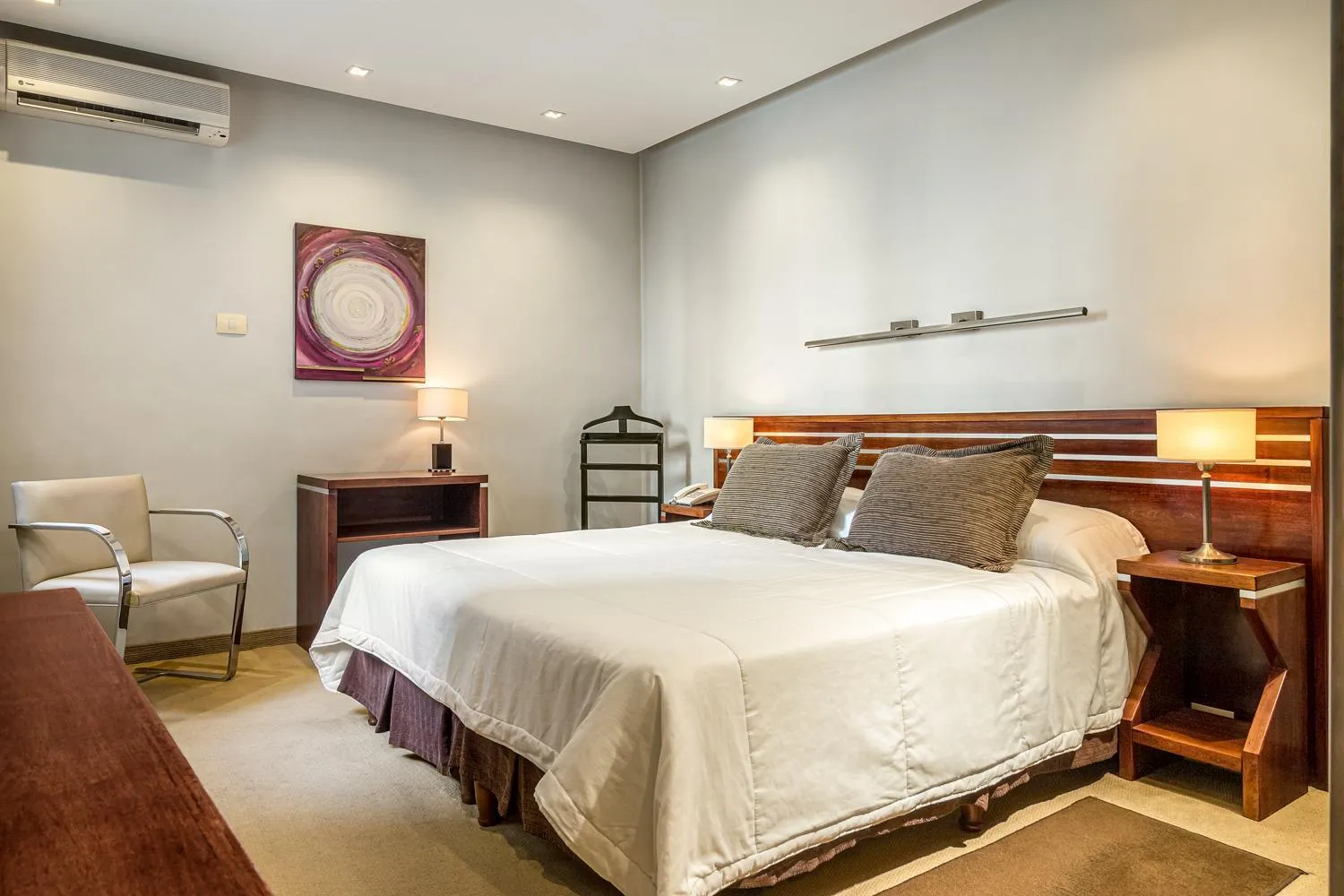 Bedroom, Bed in Up Retiro