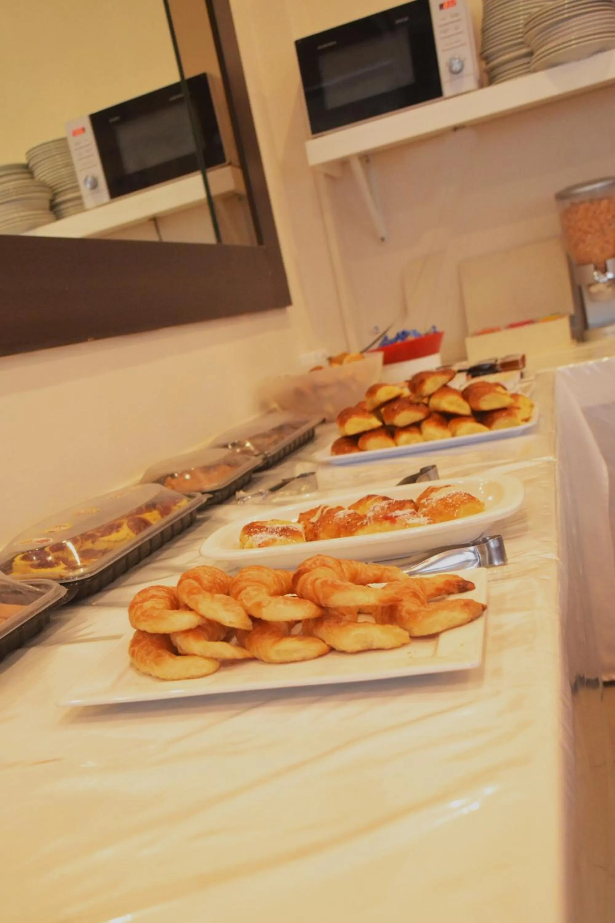 Food in Nuevo Horizonte Hotel