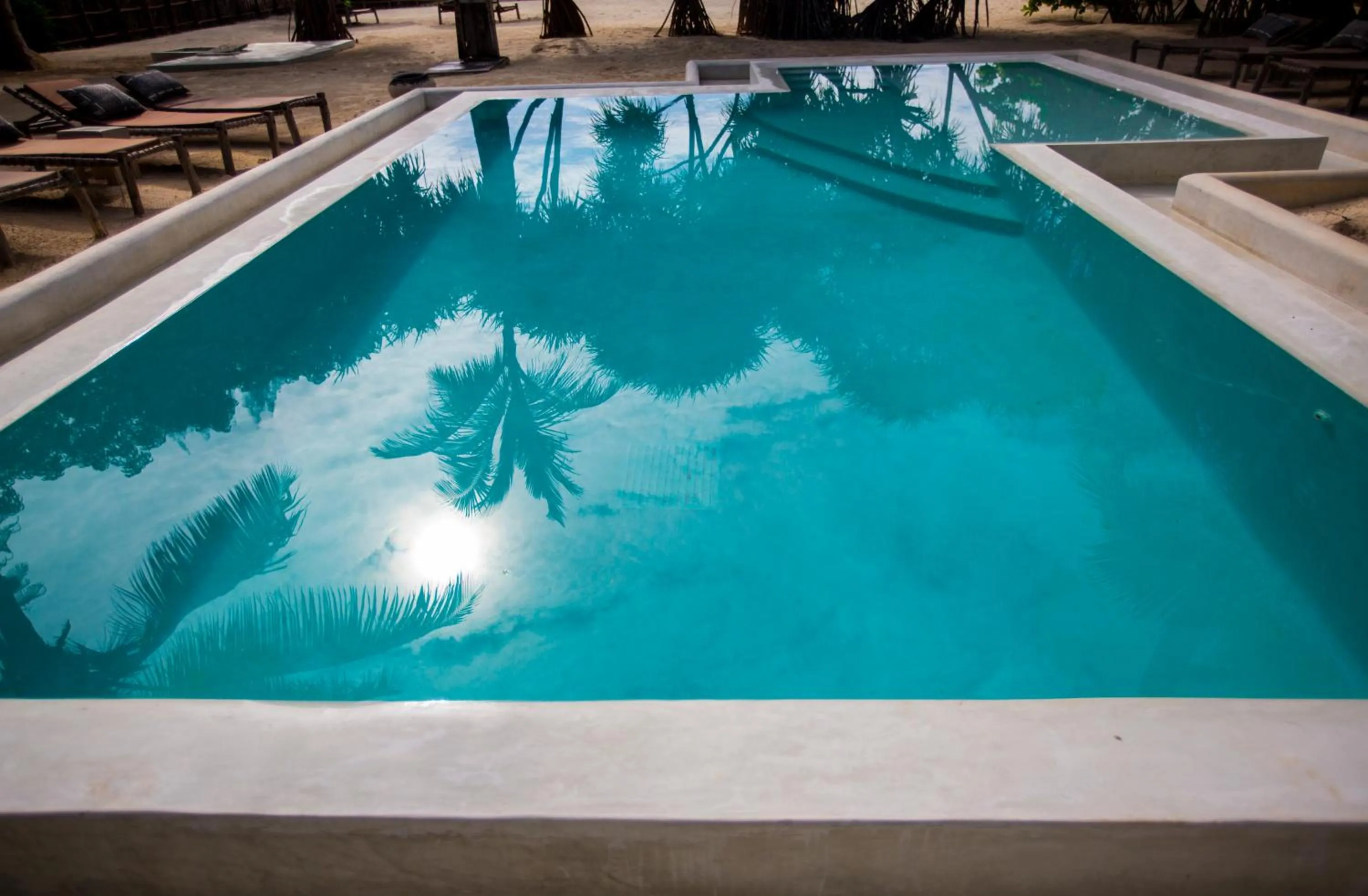 Swimming pool in Uzuri Boutique Hotel