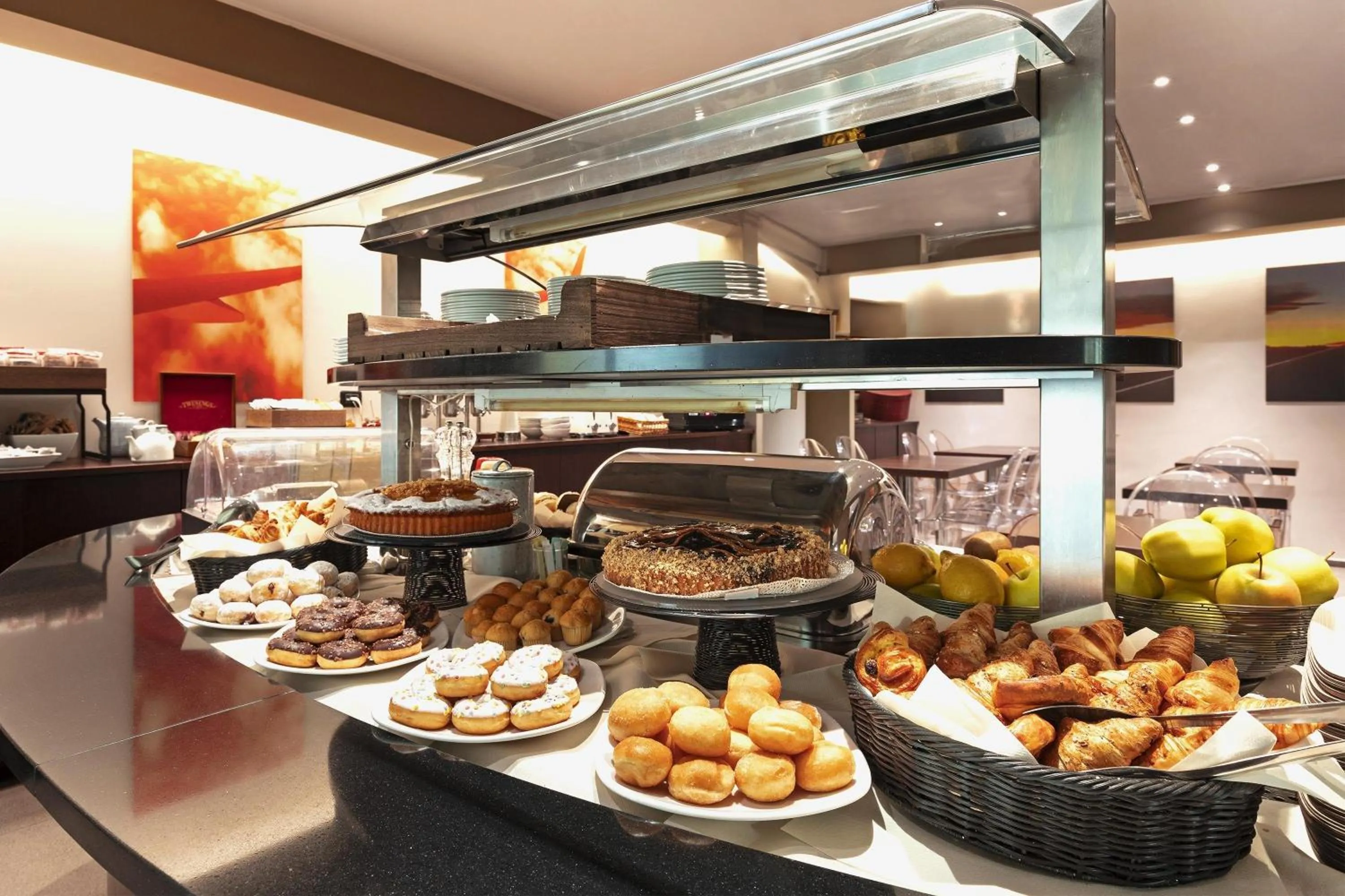 Restaurant/places to eat in B&B HOTEL Malpensa Lago Maggiore