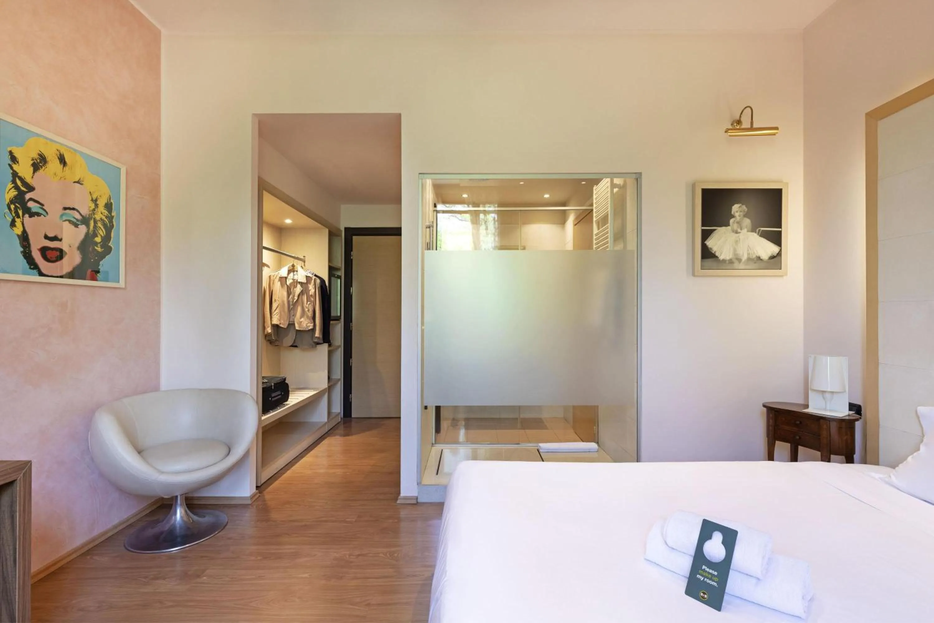 Photo of the whole room in B&B HOTEL Malpensa Lago Maggiore