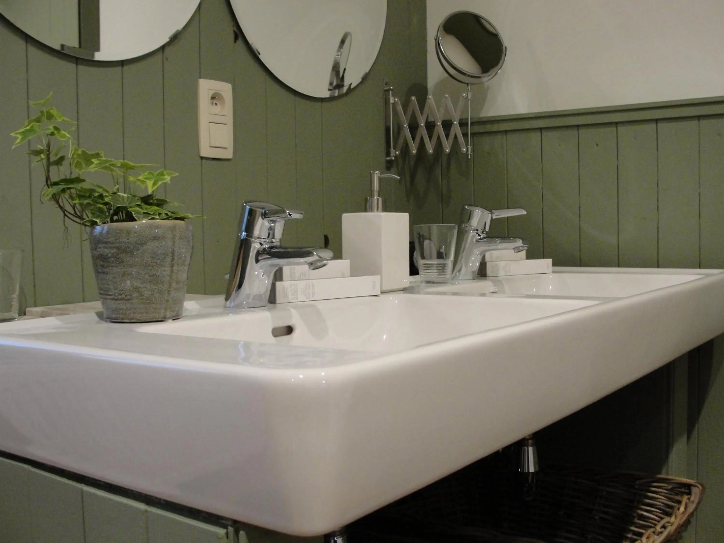Superior Quadruple Room - single occupancy in B&B Hedera