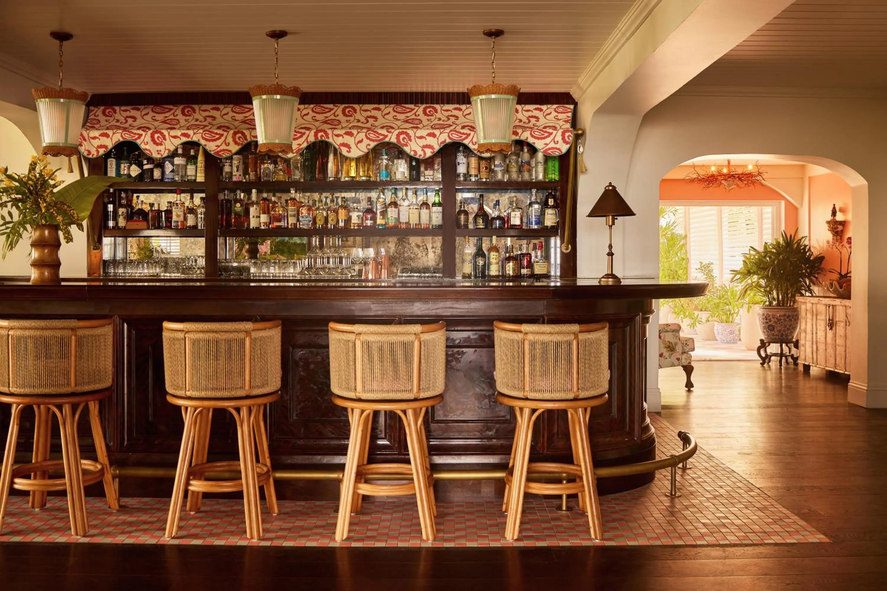 Restaurant/places to eat in Coral Sands Inn & Cottages