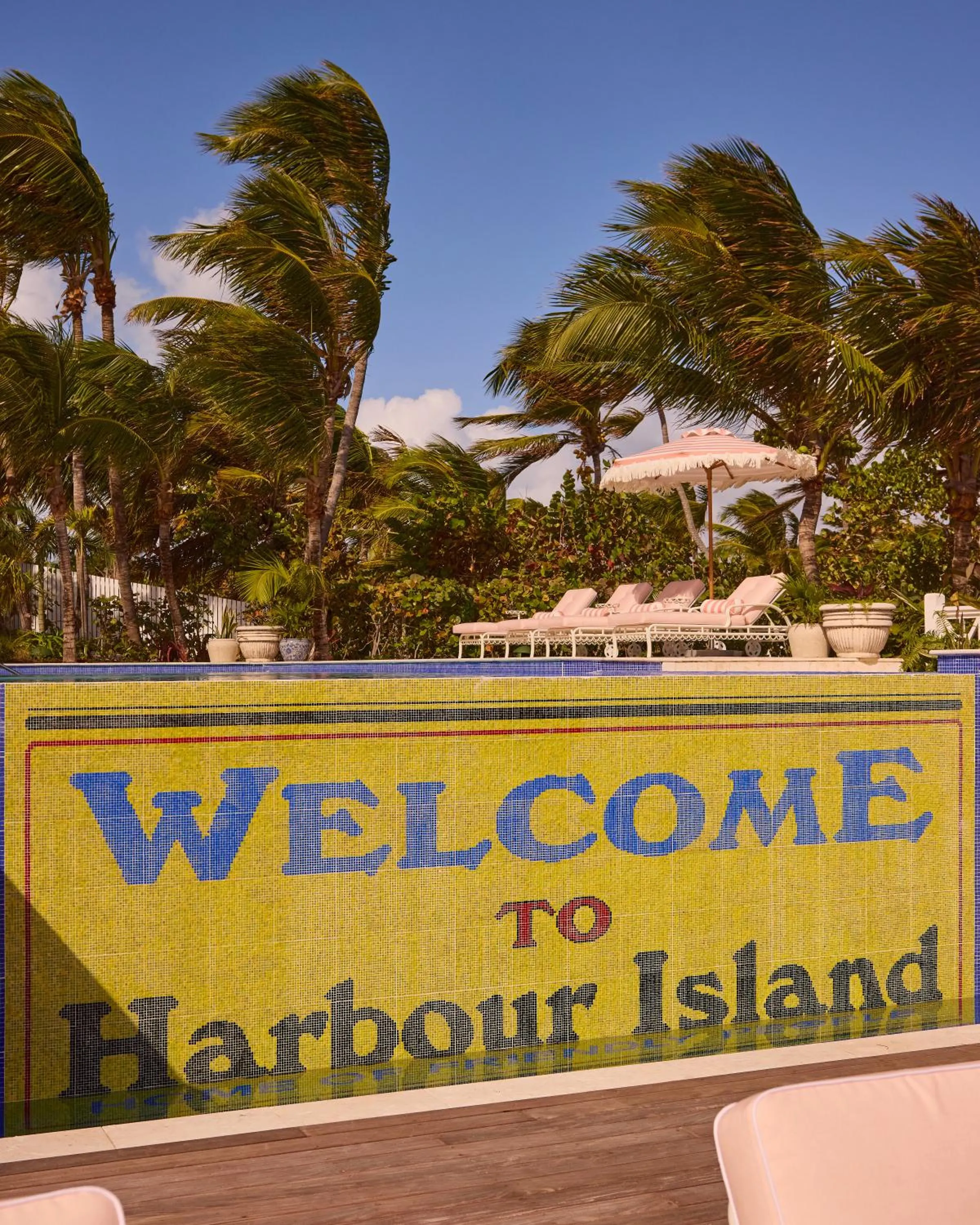 Swimming pool in Coral Sands Inn & Cottages
