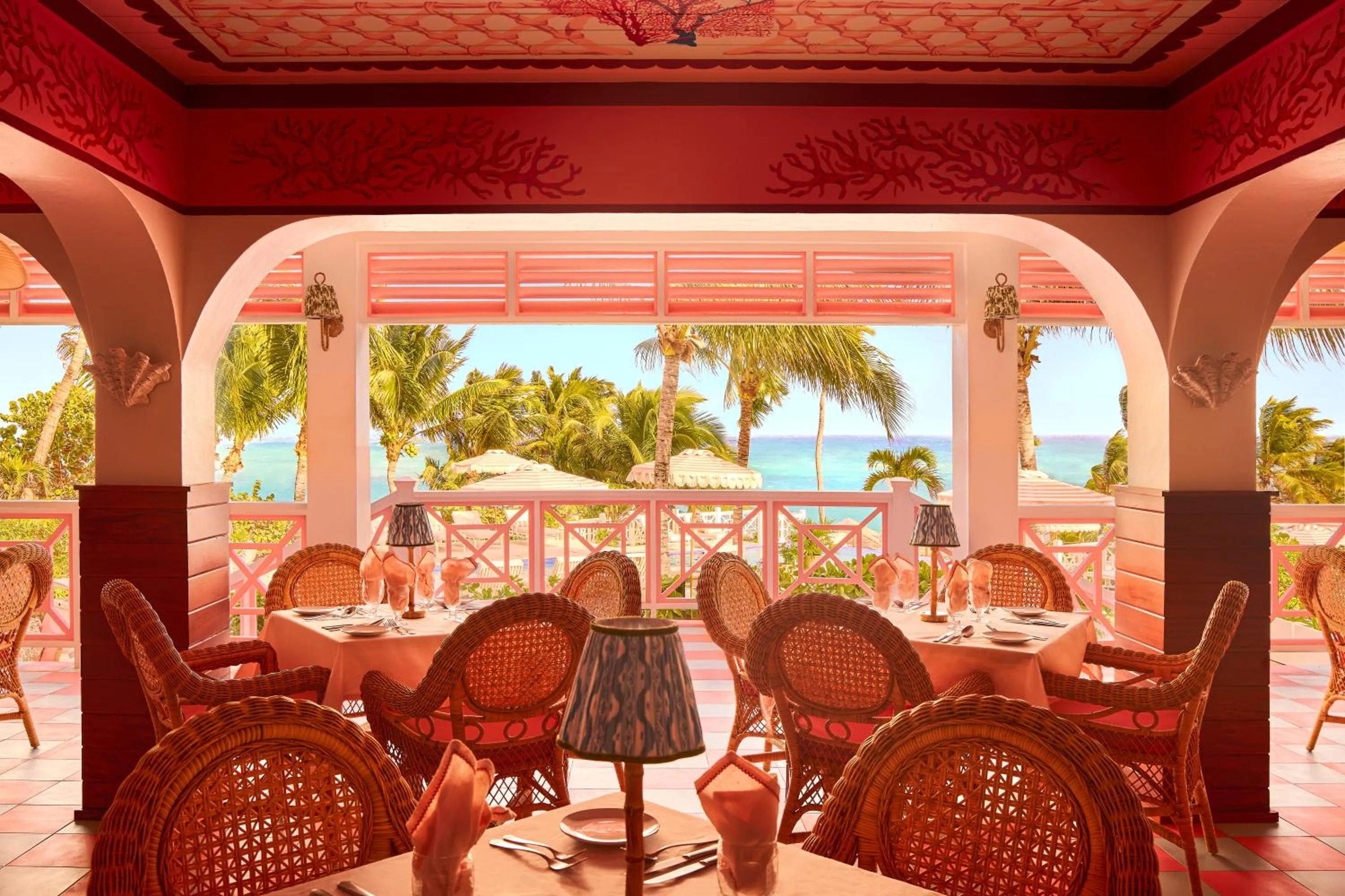 Restaurant/places to eat in Coral Sands Inn & Cottages