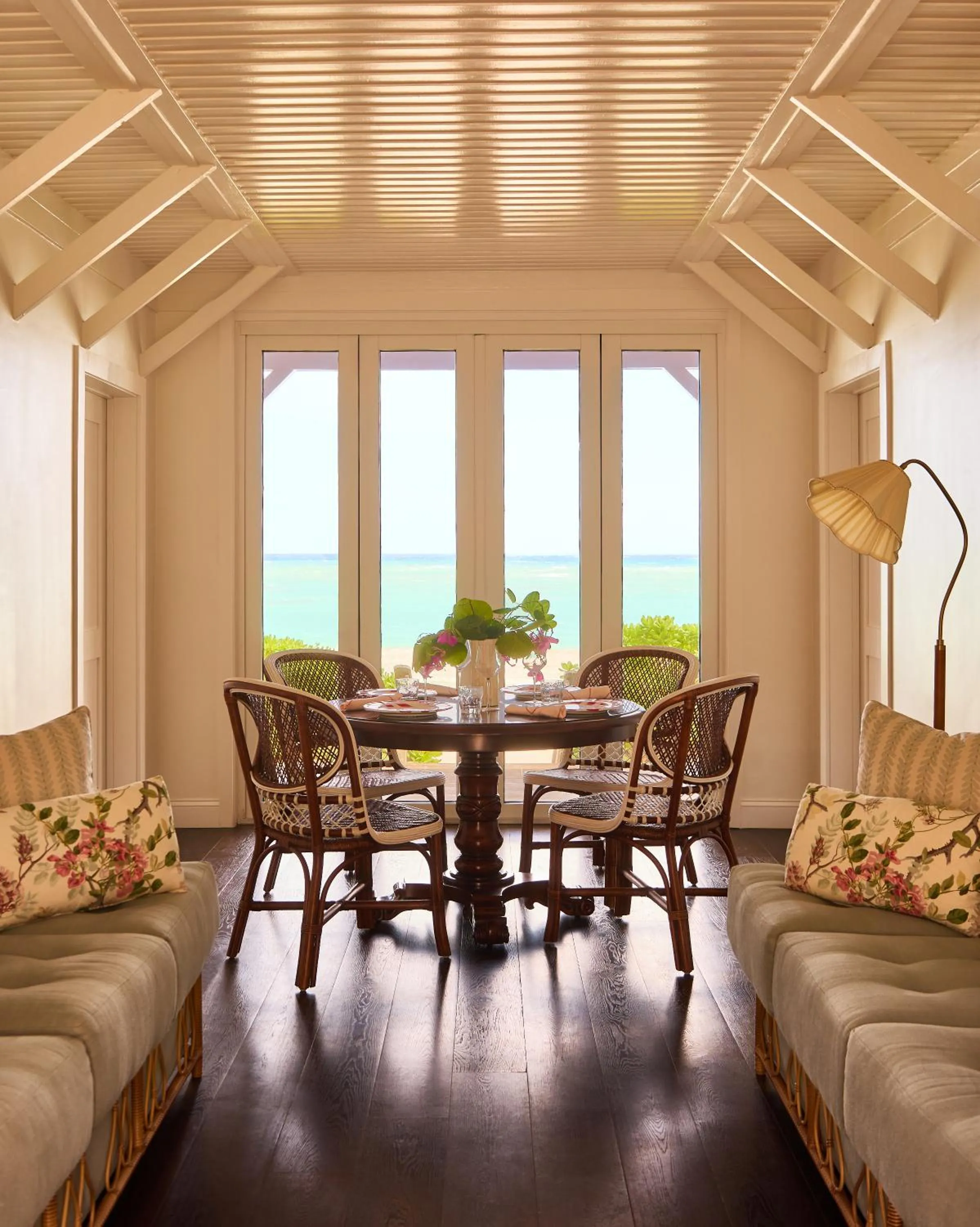 Living room in Coral Sands Inn & Cottages