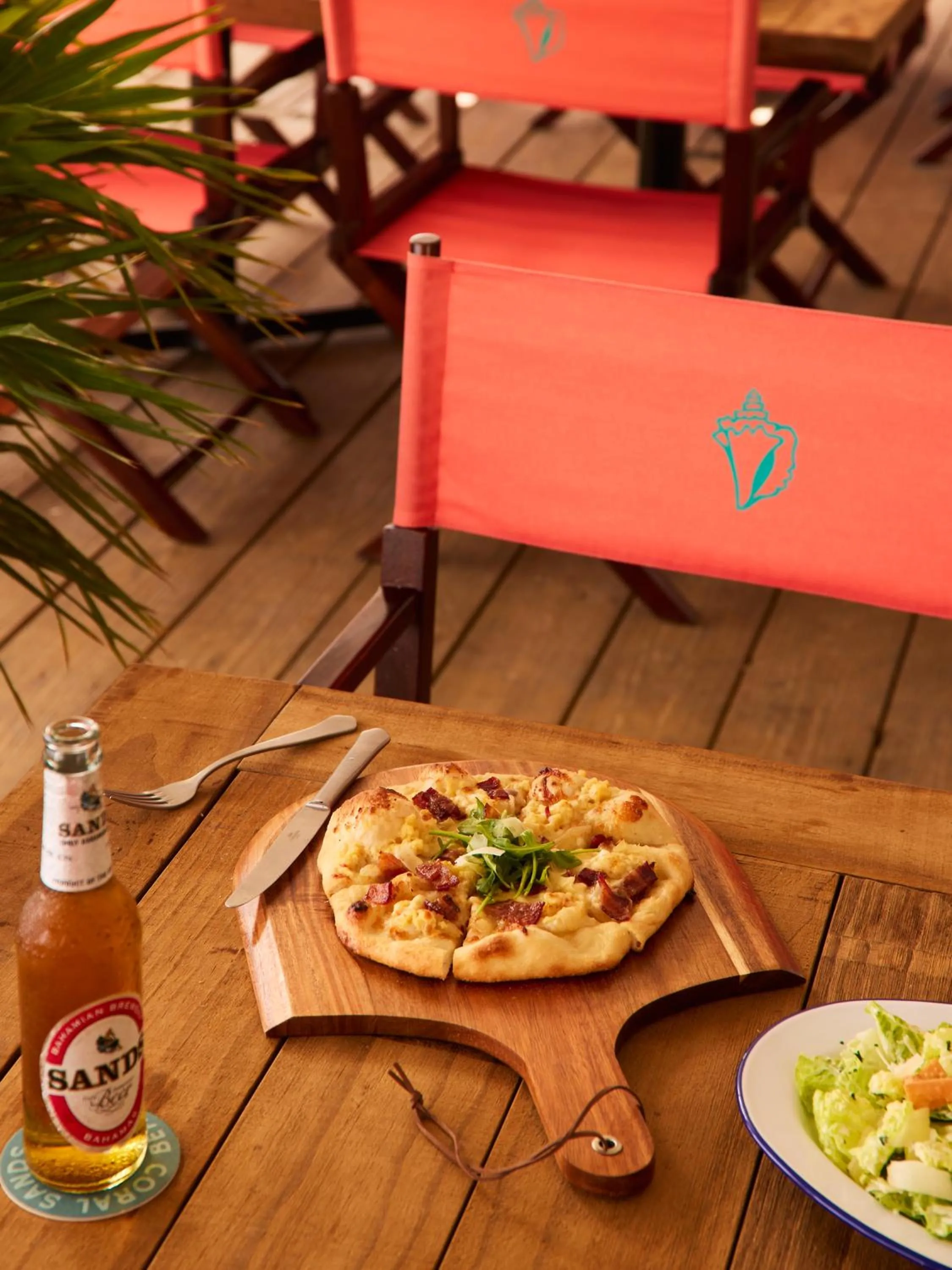 Restaurant/places to eat in Coral Sands Inn & Cottages