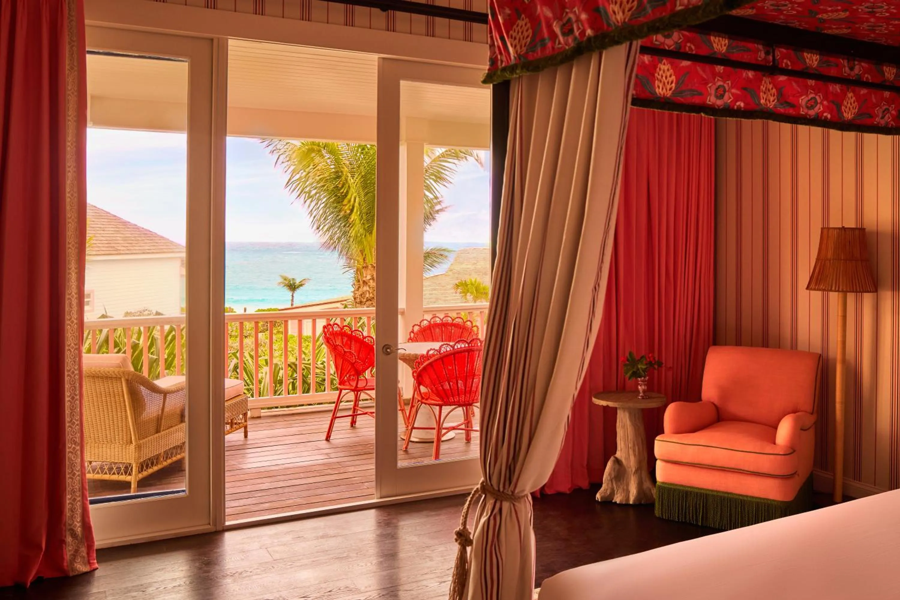 Patio in Coral Sands Inn & Cottages