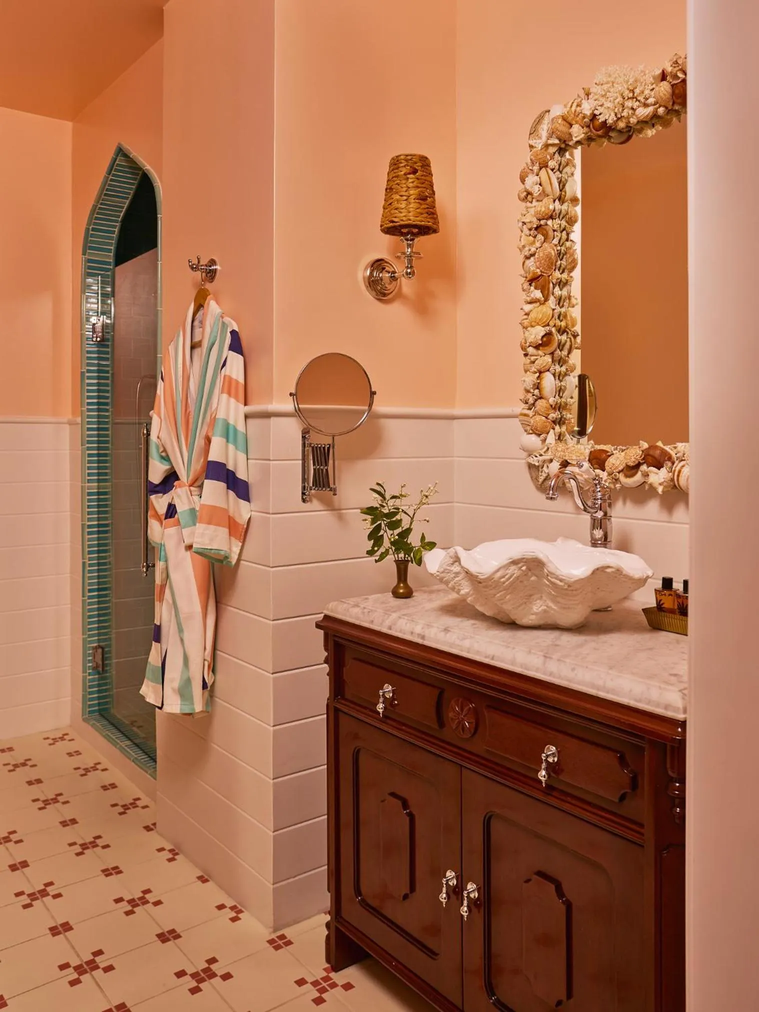 Bathroom in Coral Sands Inn & Cottages