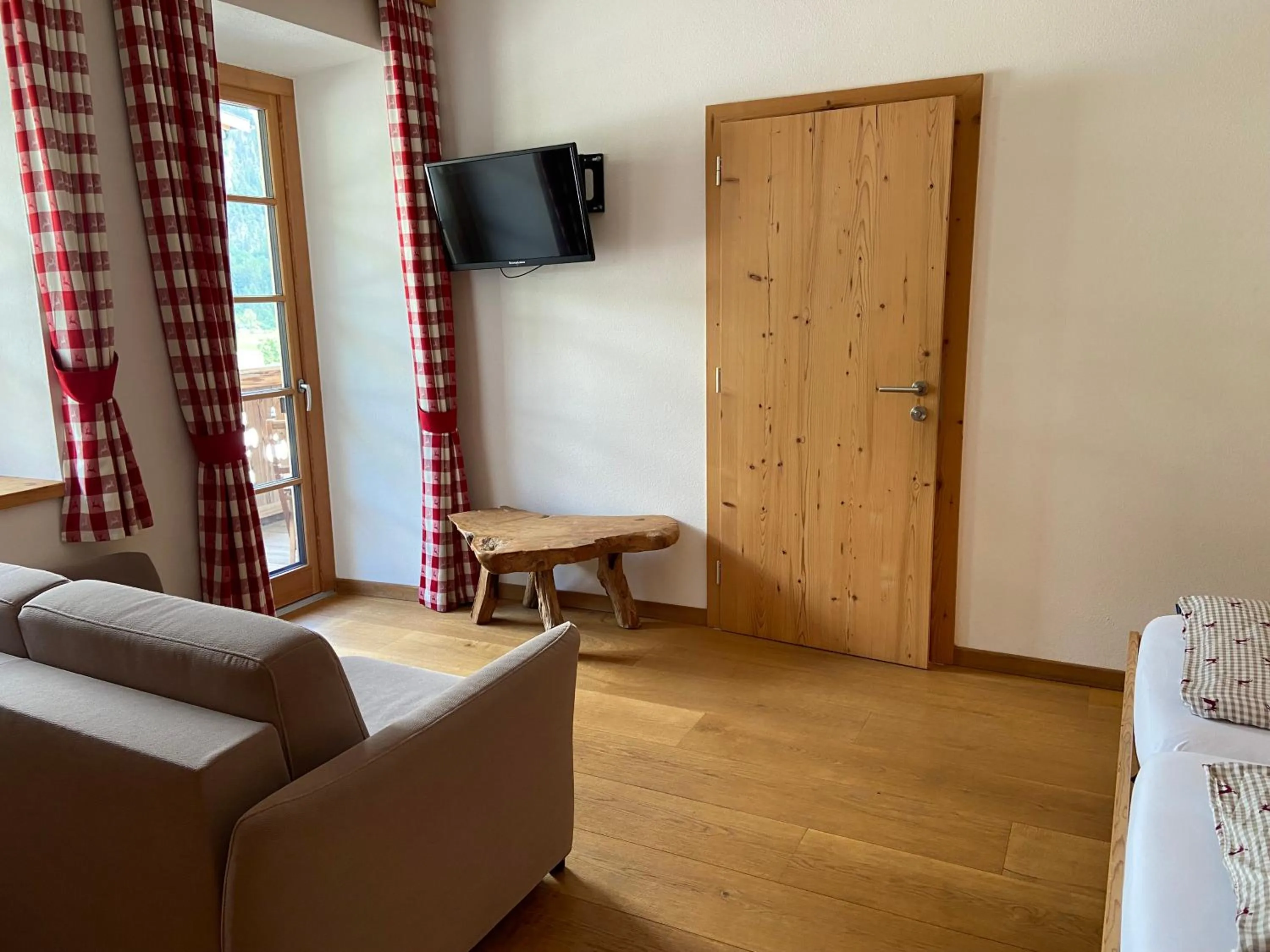 Bedroom, Bed in Landgasthof Kirchenwirt