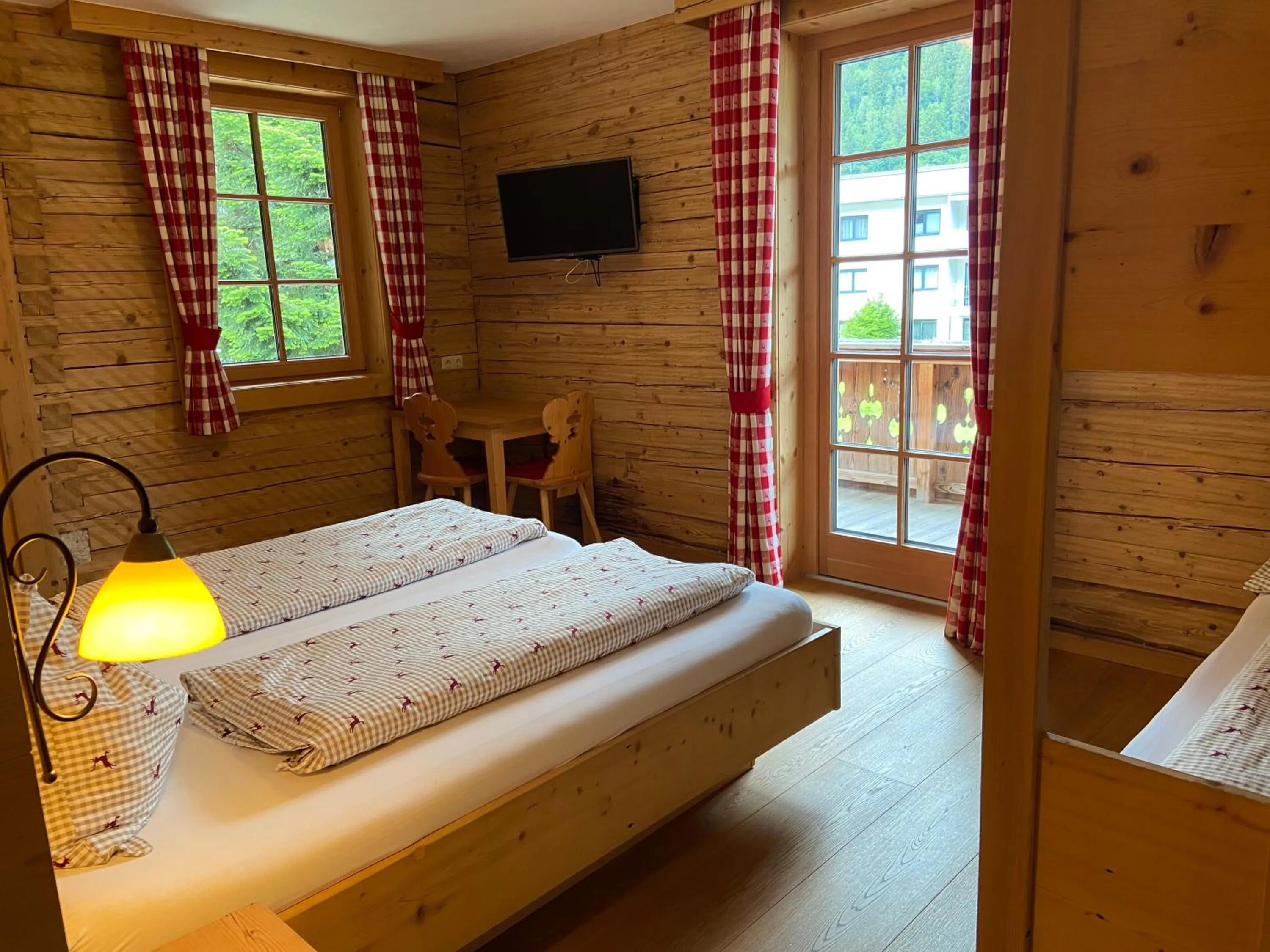 Bedroom, Bed in Landgasthof Kirchenwirt
