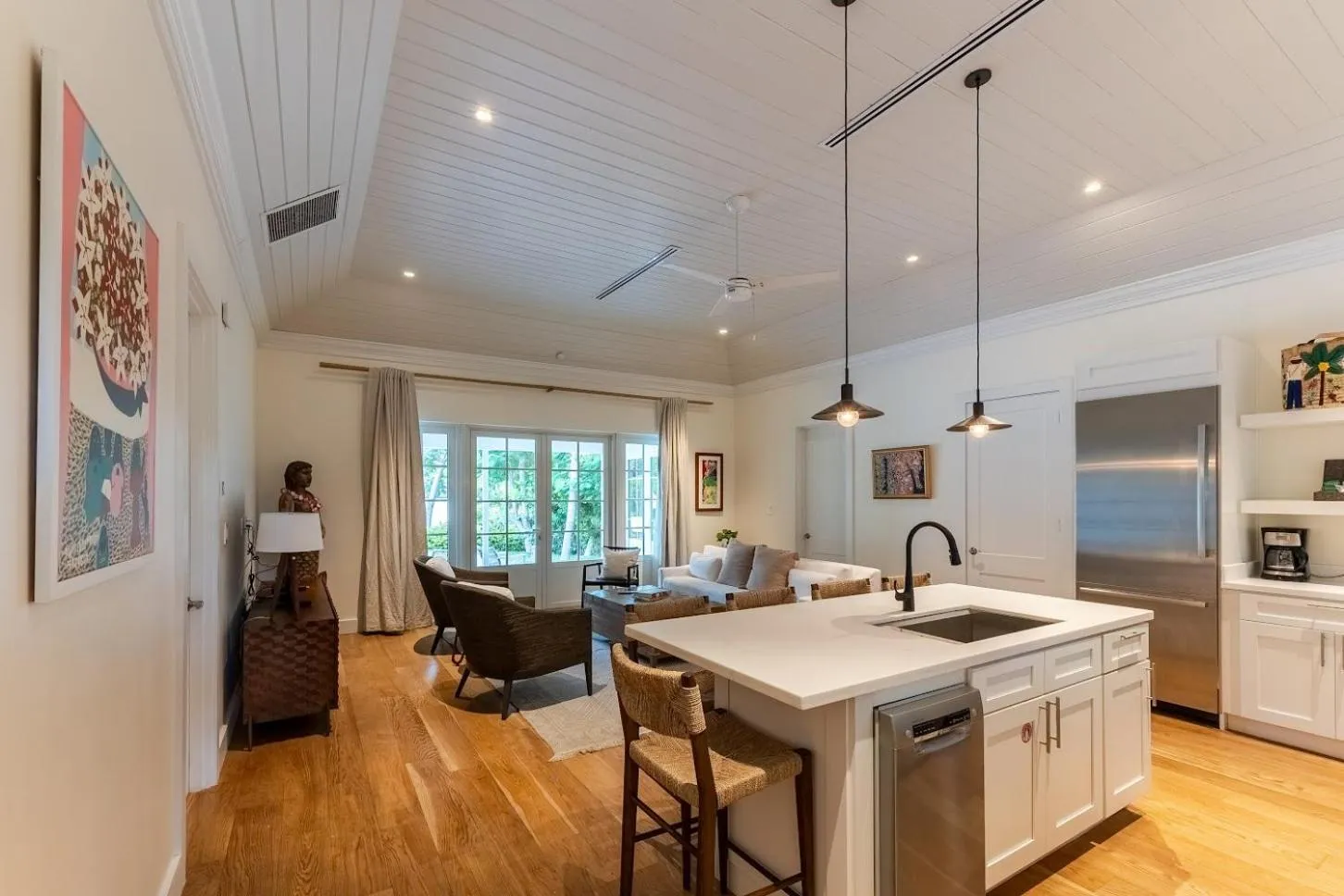 Kitchen or kitchenette in Pink Sands Resort