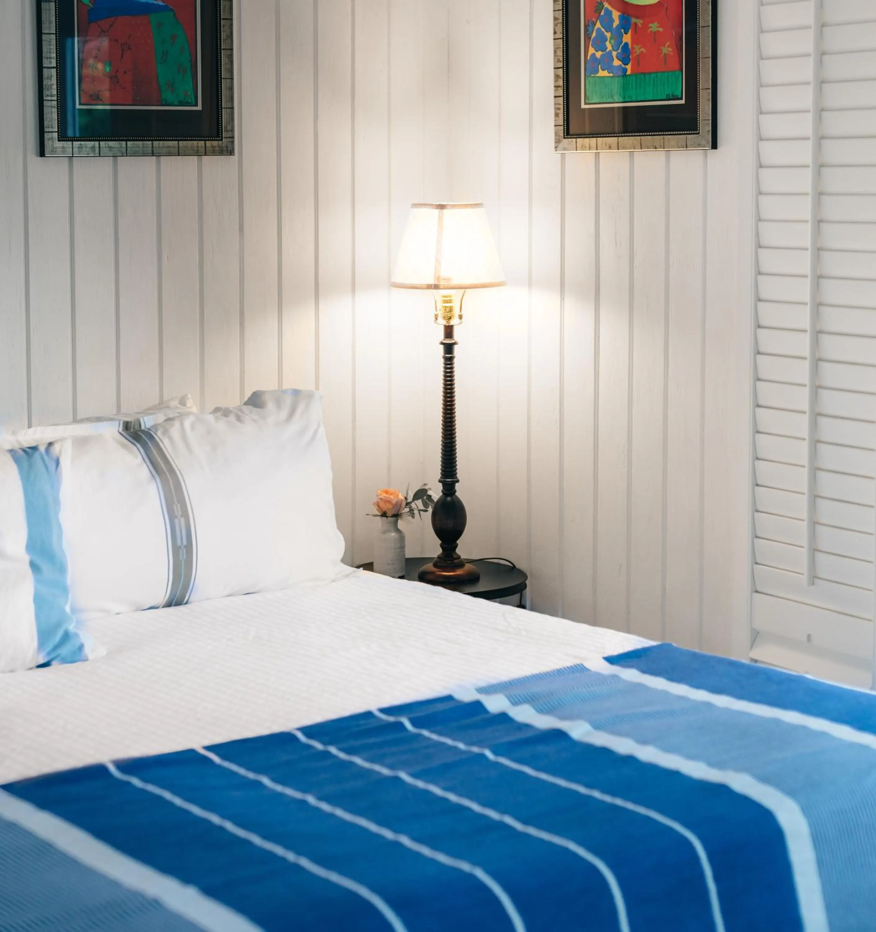 Bedroom, Bed in Pink Sands Resort
