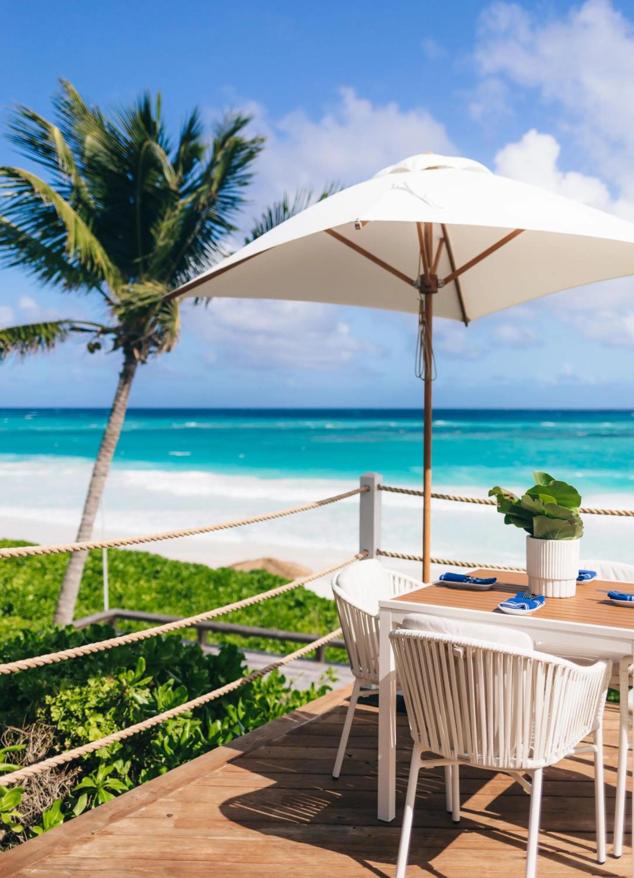 Restaurant/places to eat in Pink Sands Resort