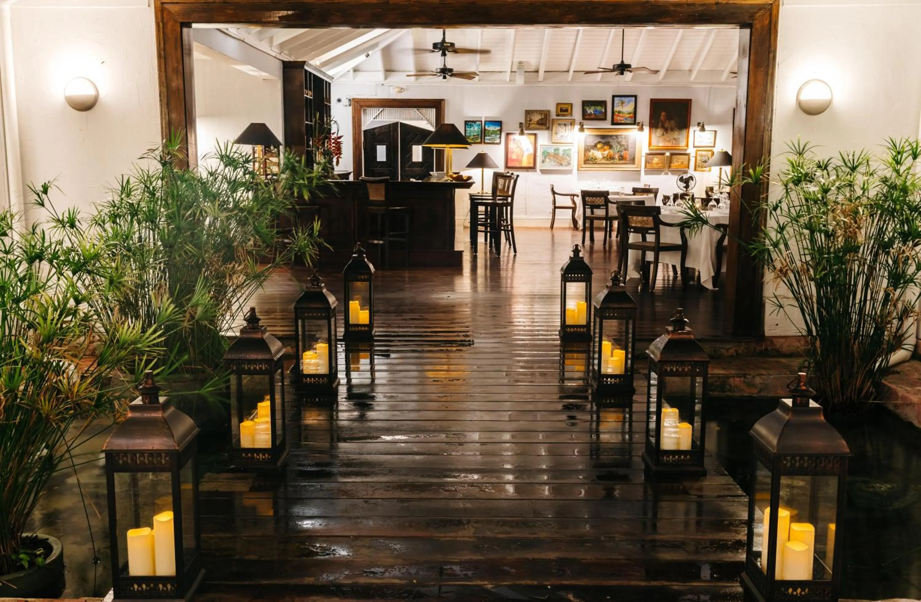 Restaurant/places to eat in Pink Sands Resort