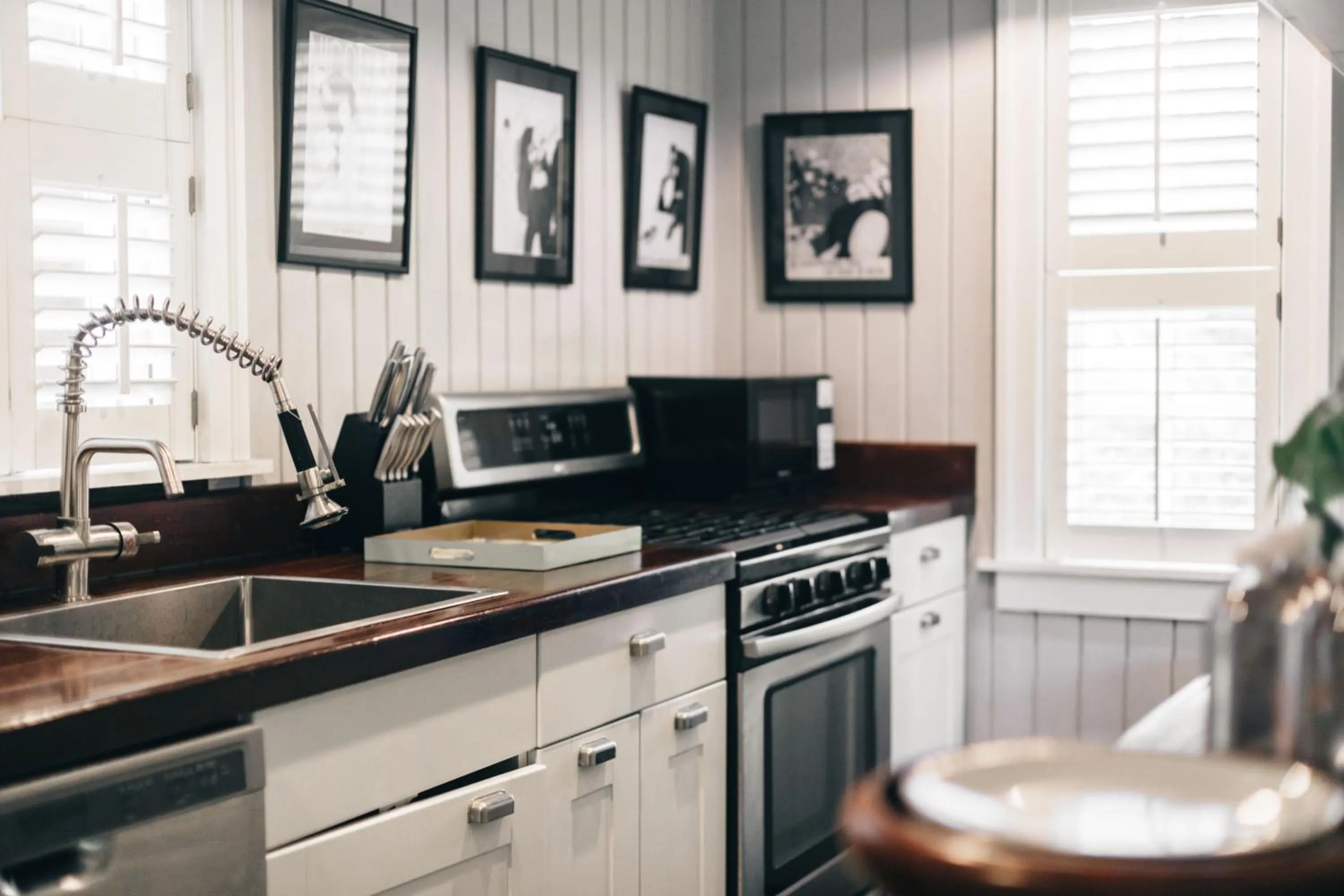 kitchen in Pink Sands Resort