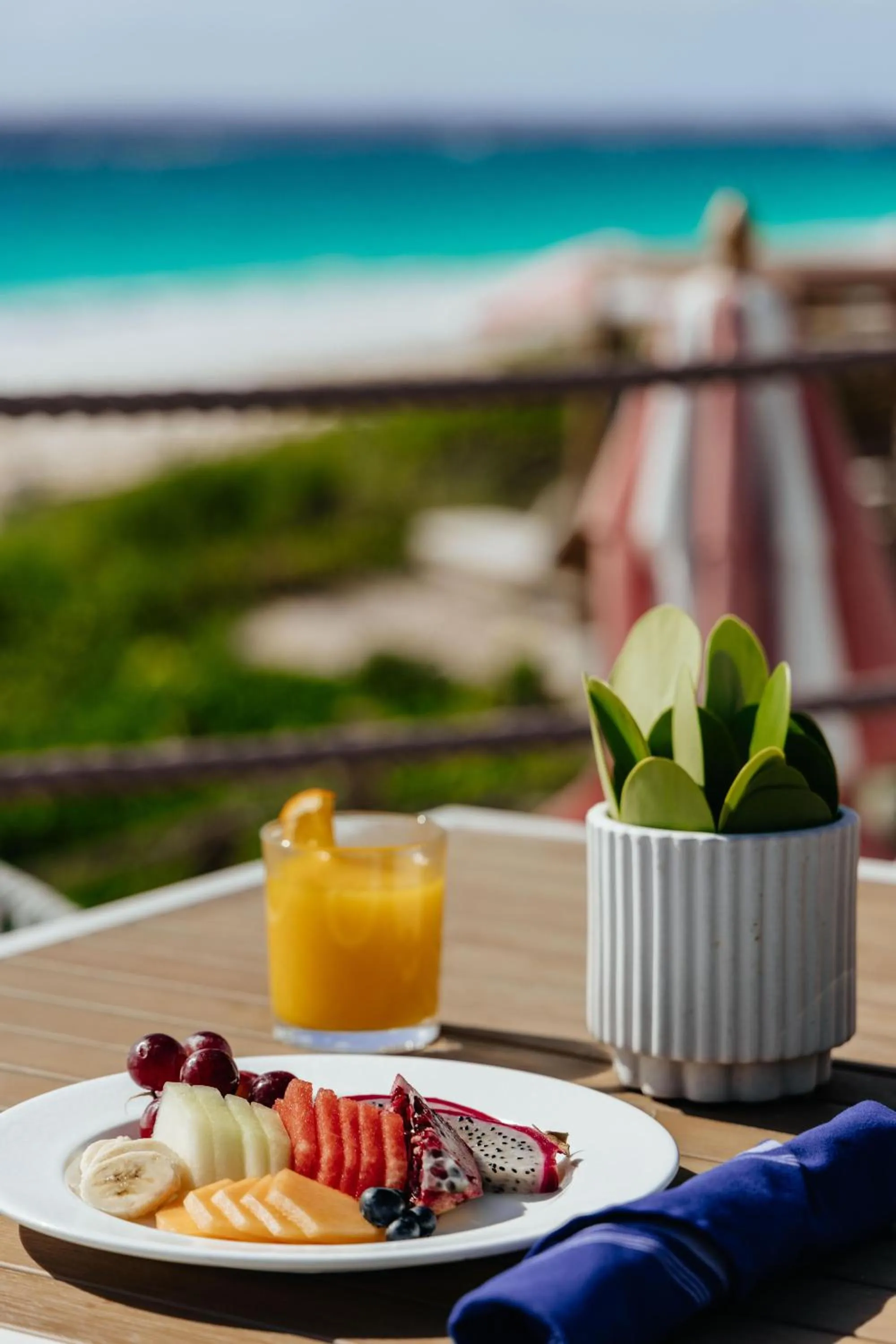 Food and drinks in Pink Sands Resort