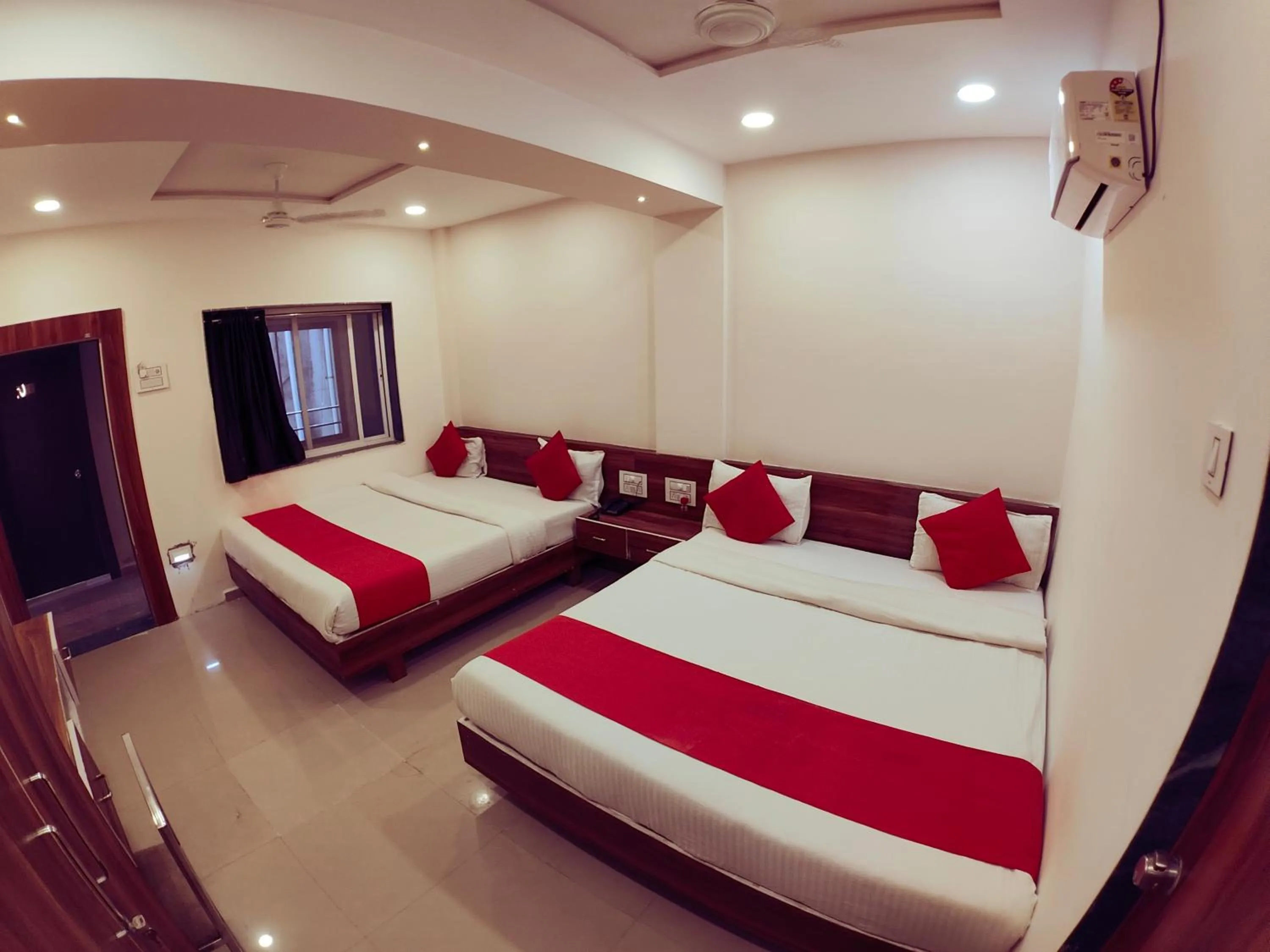Bed in Hotel Nawanagar Residency