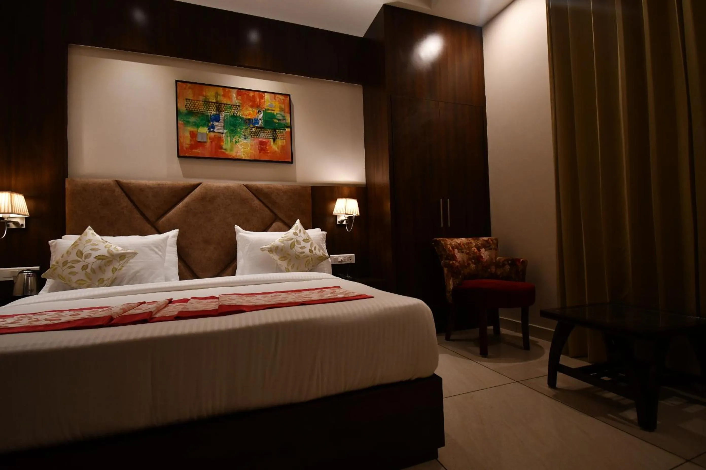 Living room, Bed in Hotel Ramaya Inn