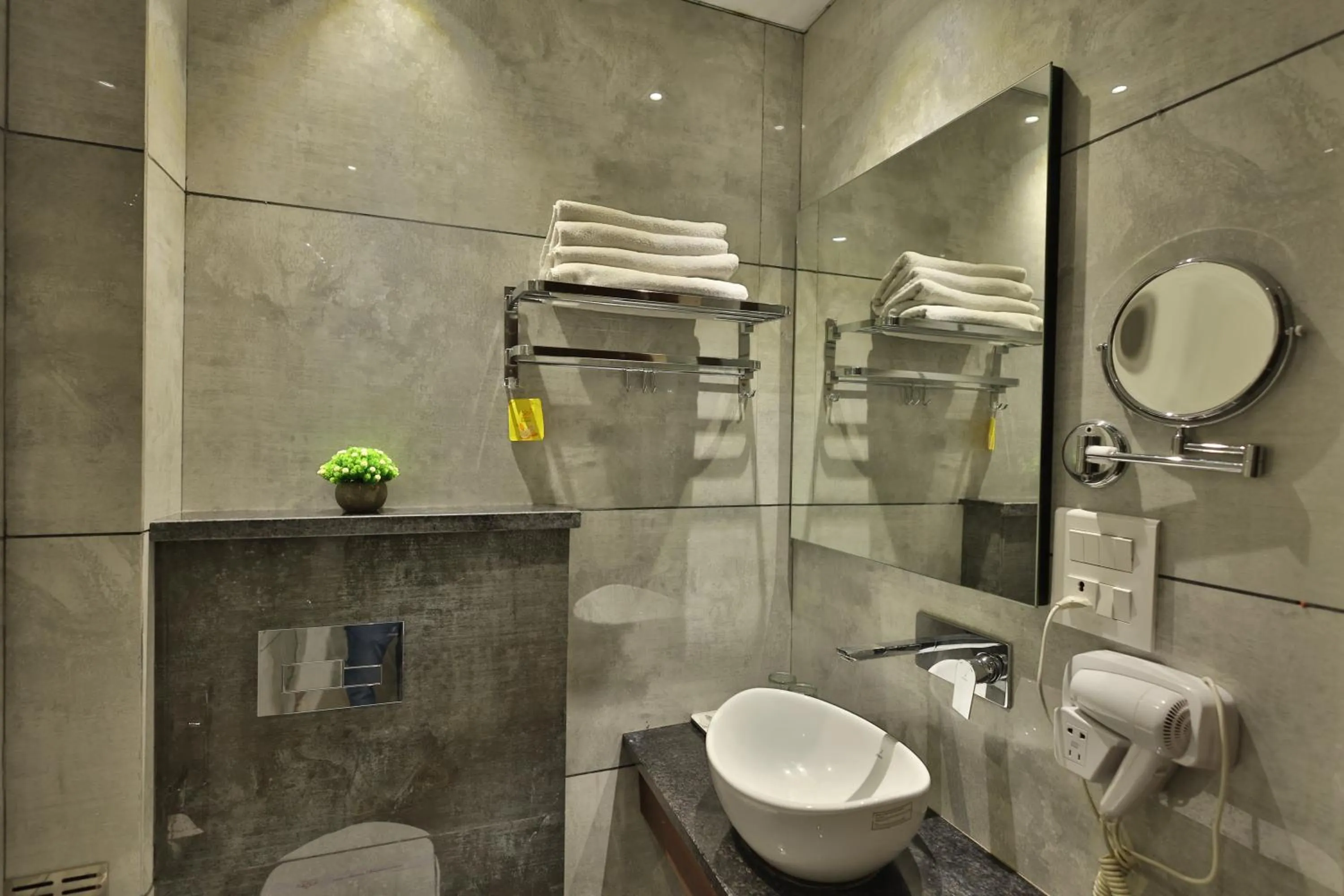 Bathroom in Hotel Ramaya Inn