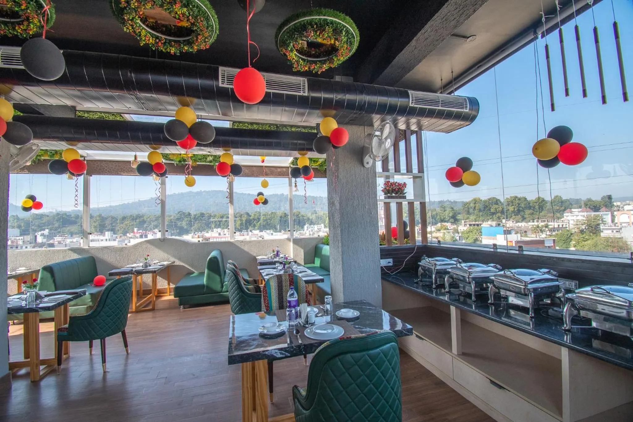 Restaurant/places to eat in Hotel Ramaya Inn