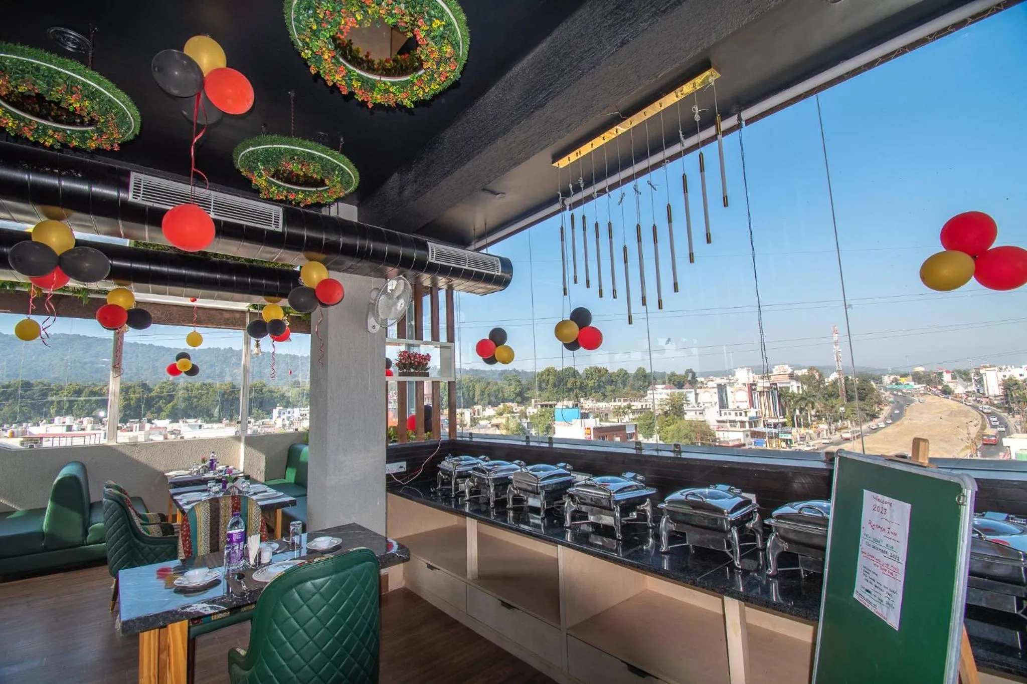 Restaurant/places to eat in Hotel Ramaya Inn