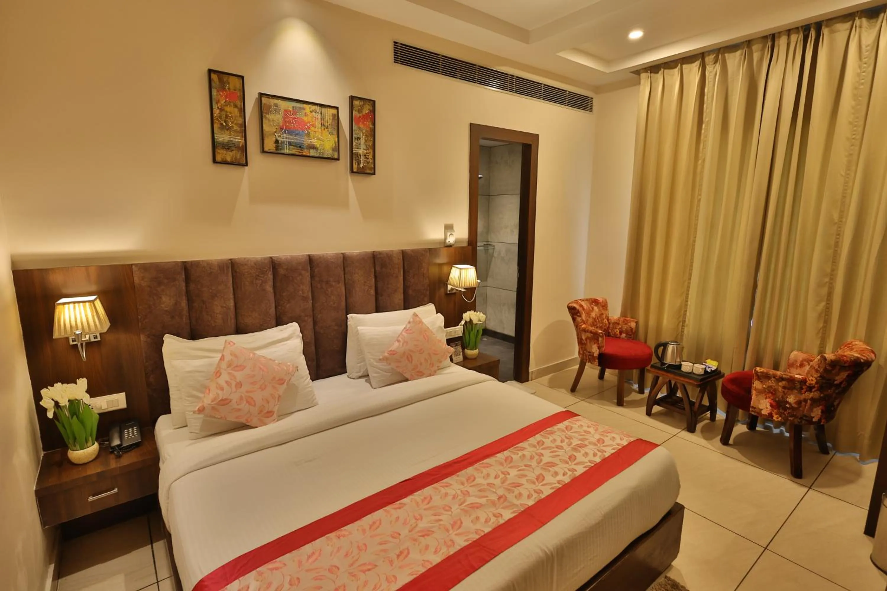 Bed in Hotel Ramaya Inn