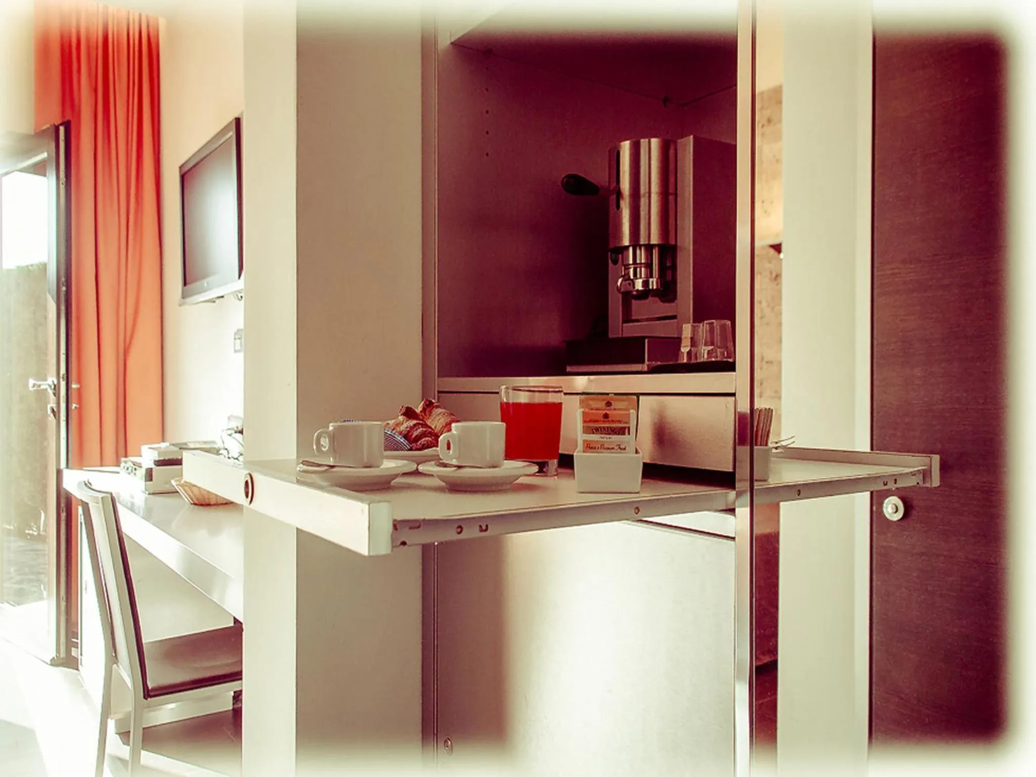 Coffee/tea facilities, Bathroom in All Ways Garden Hotel & Leisure