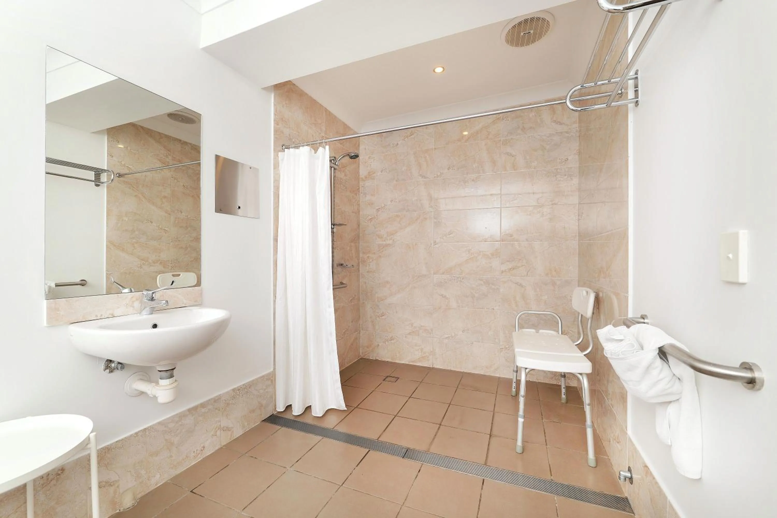 Bathroom in Boggabri Motel