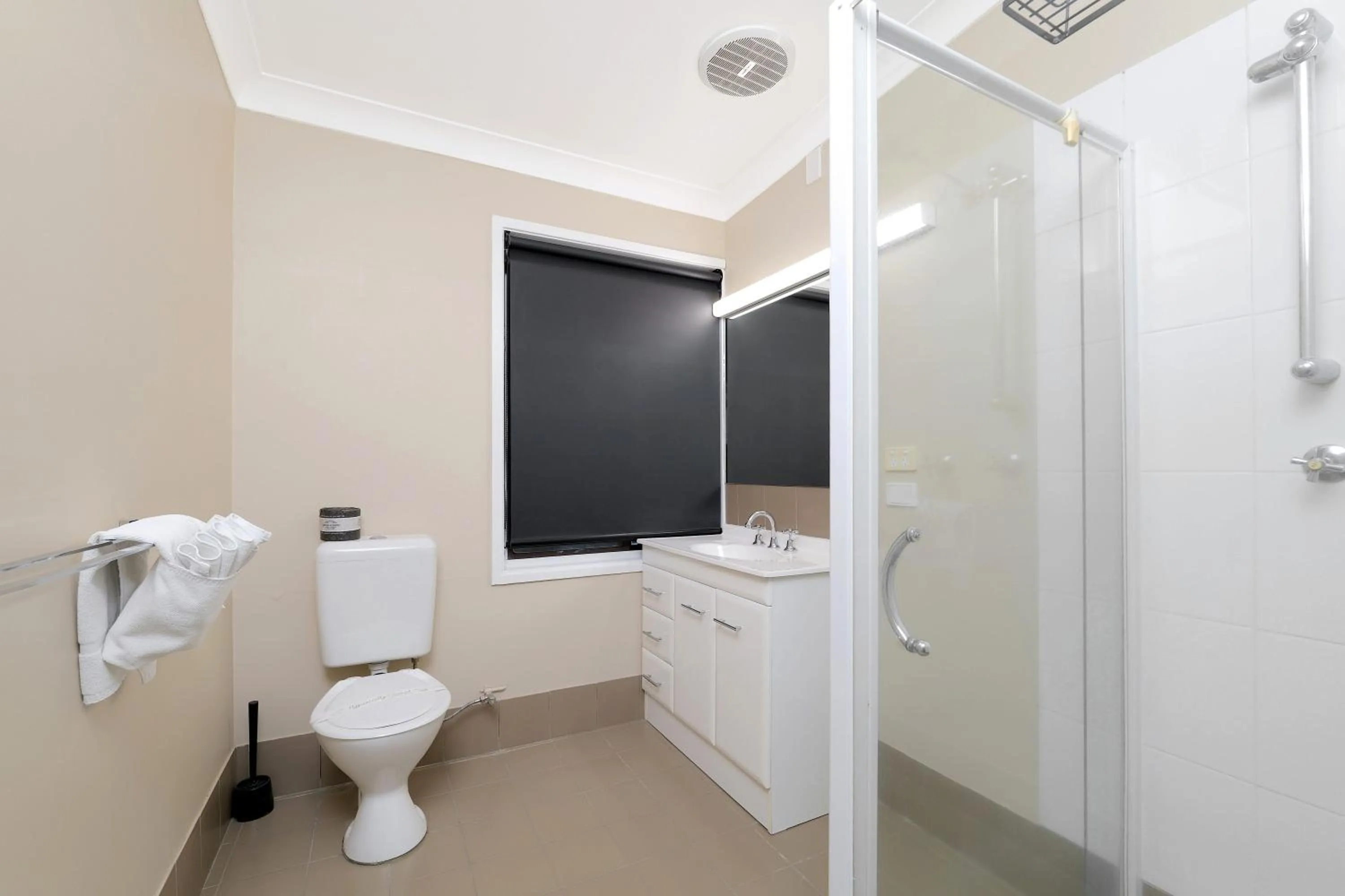 Shower in Boggabri Motel