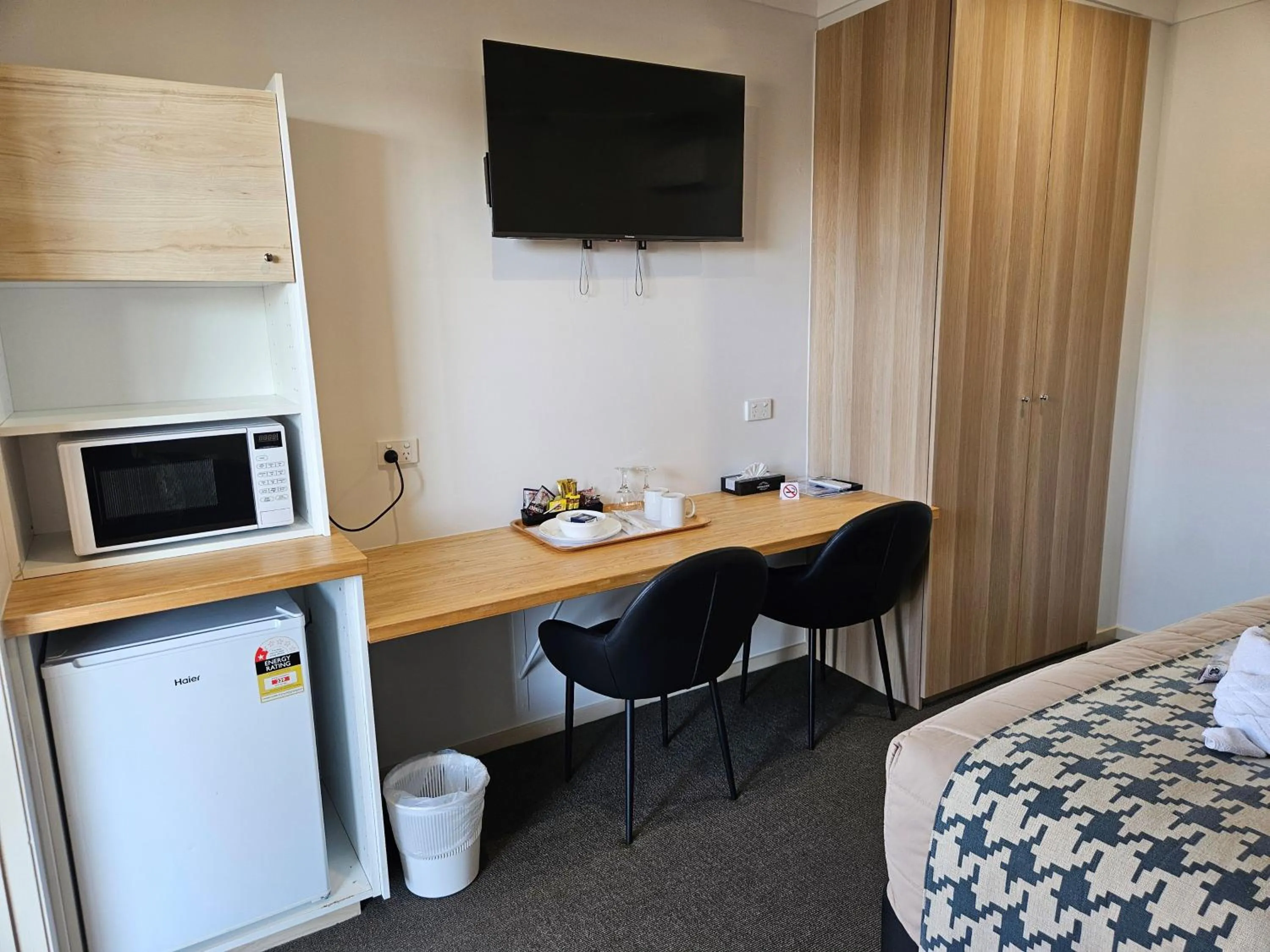 Coffee/tea facilities, Bed in Boggabri Motel