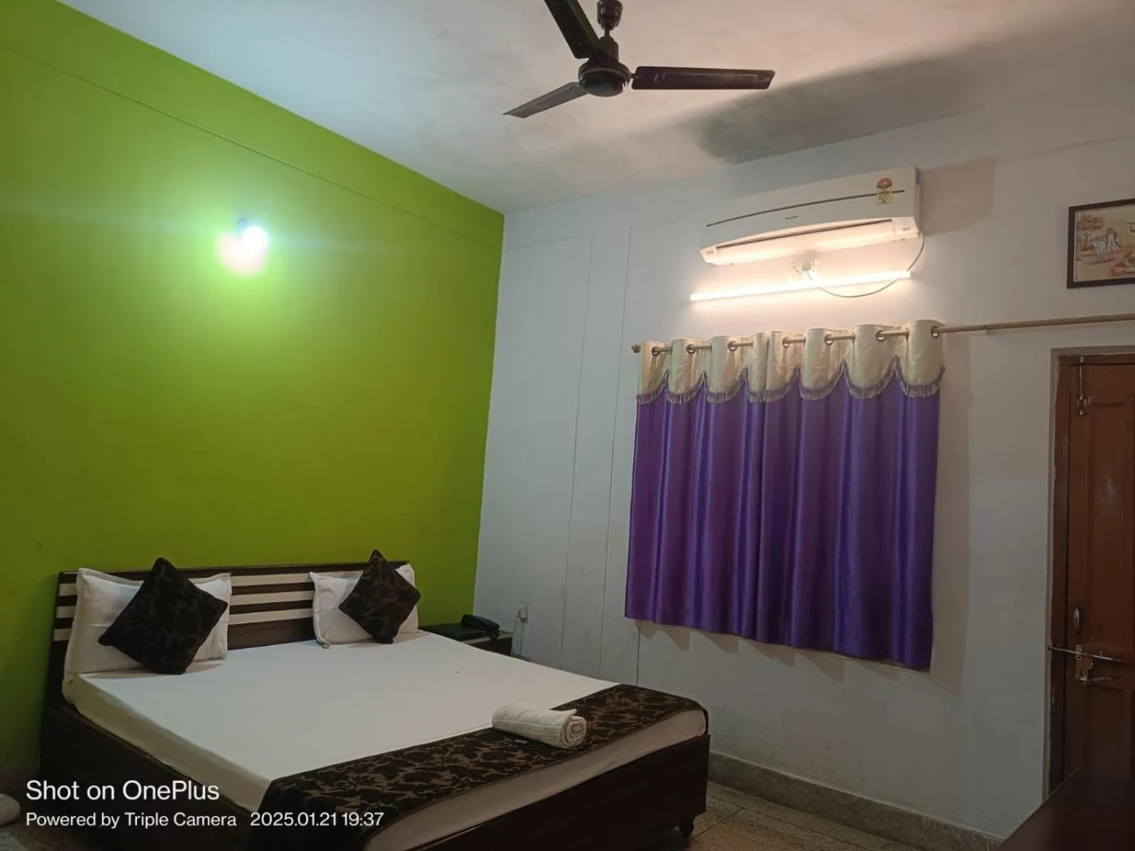 Bed in Hotel Aditya Palace