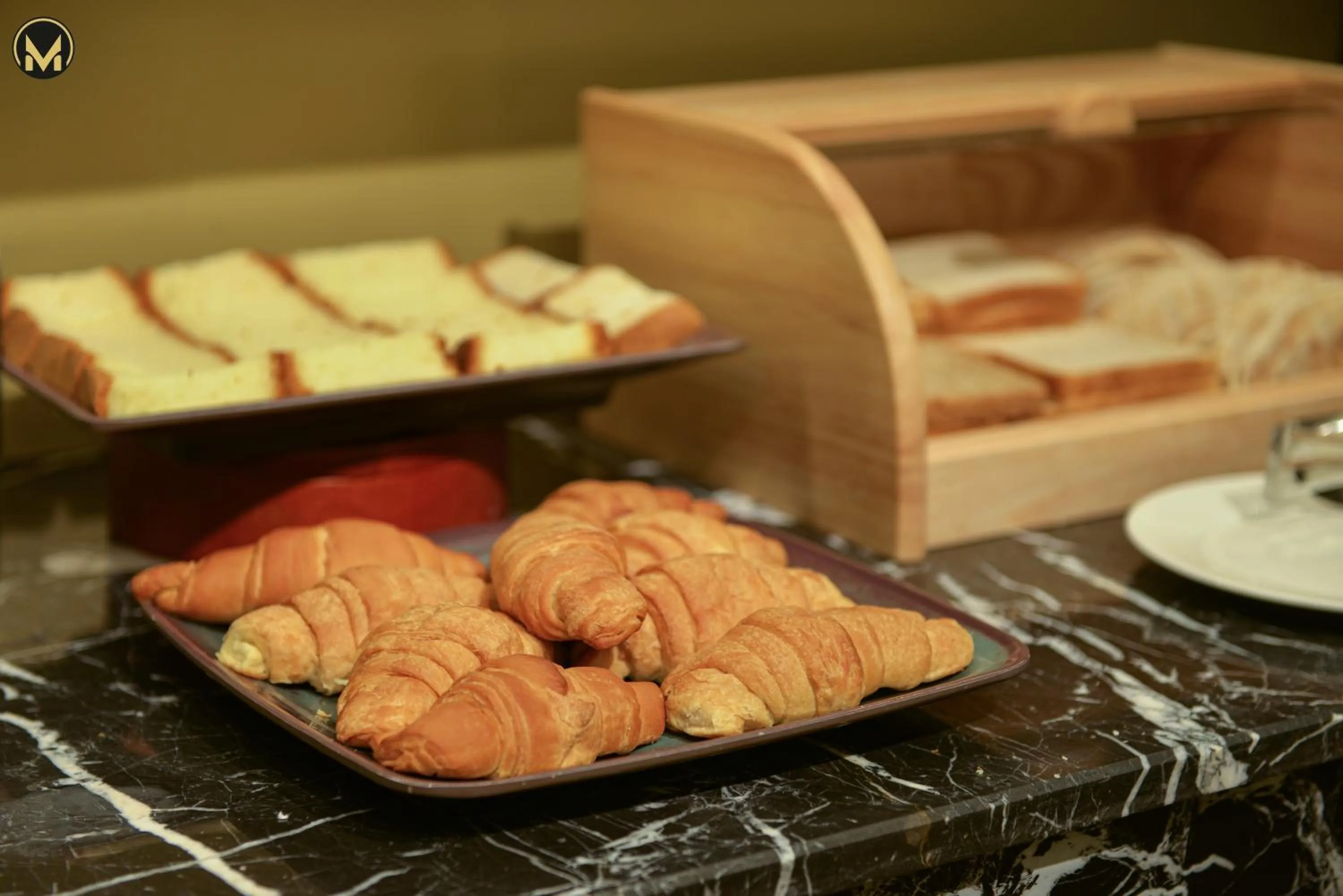 Restaurant/places to eat in Muscat Express Hotel