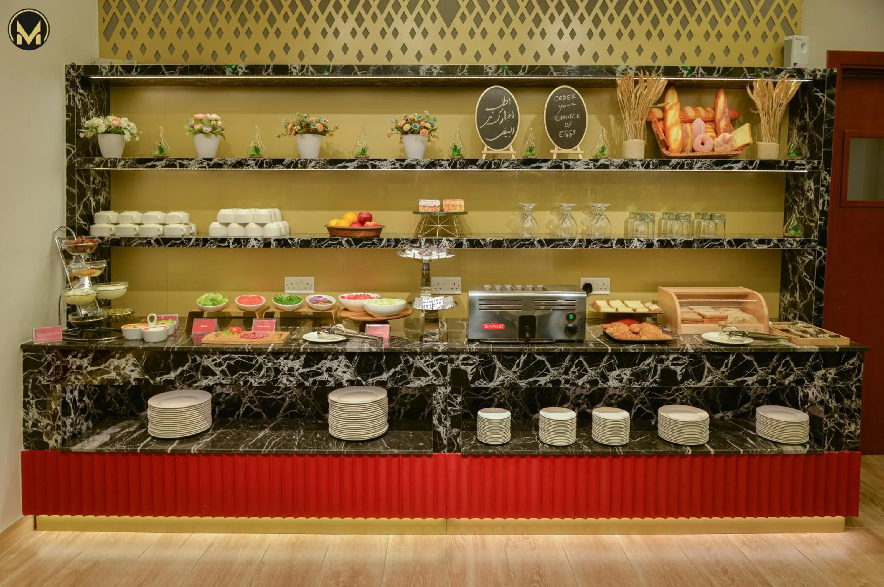 Restaurant/places to eat in Muscat Express Hotel