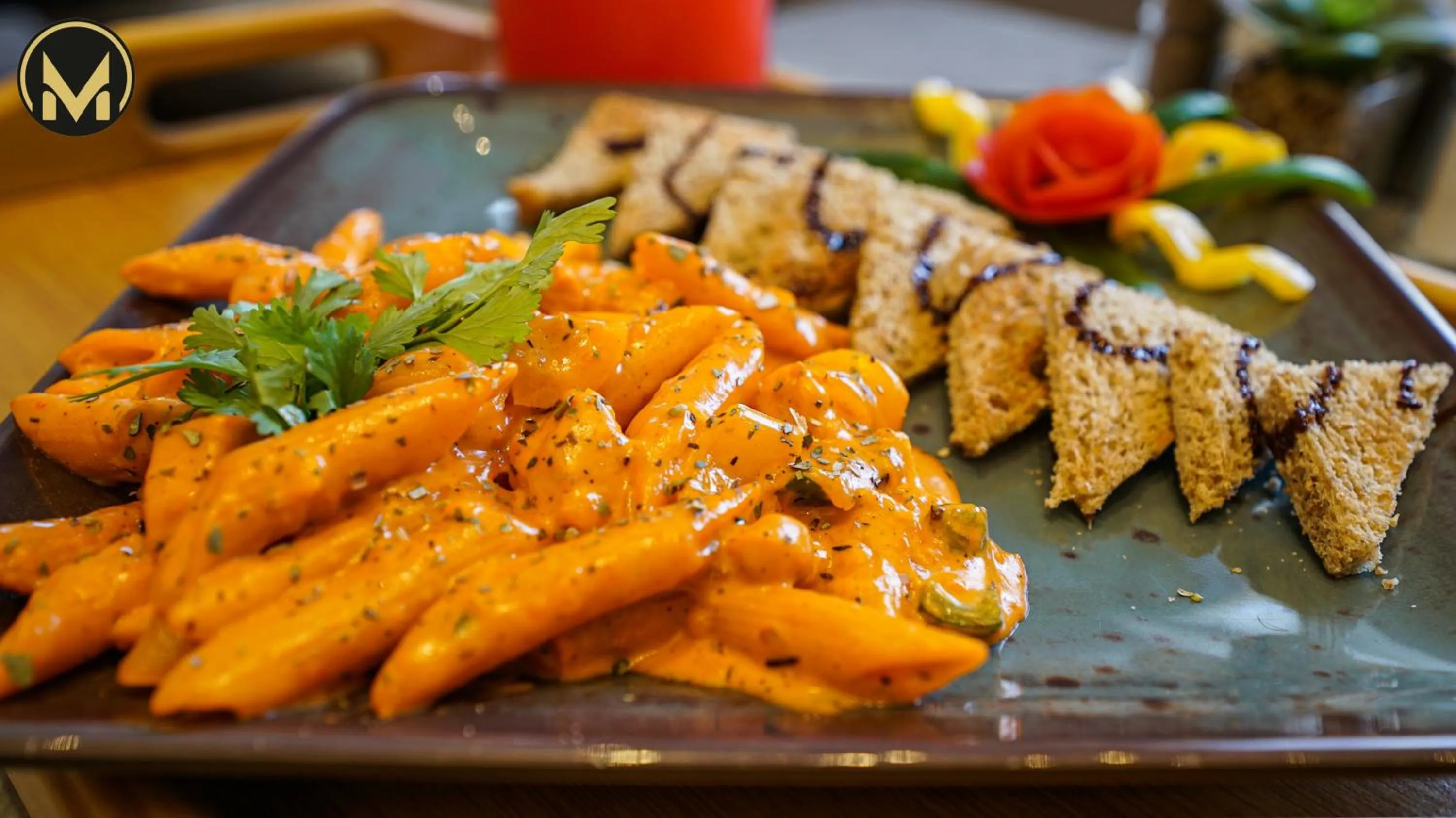 Restaurant/places to eat in Muscat Express Hotel