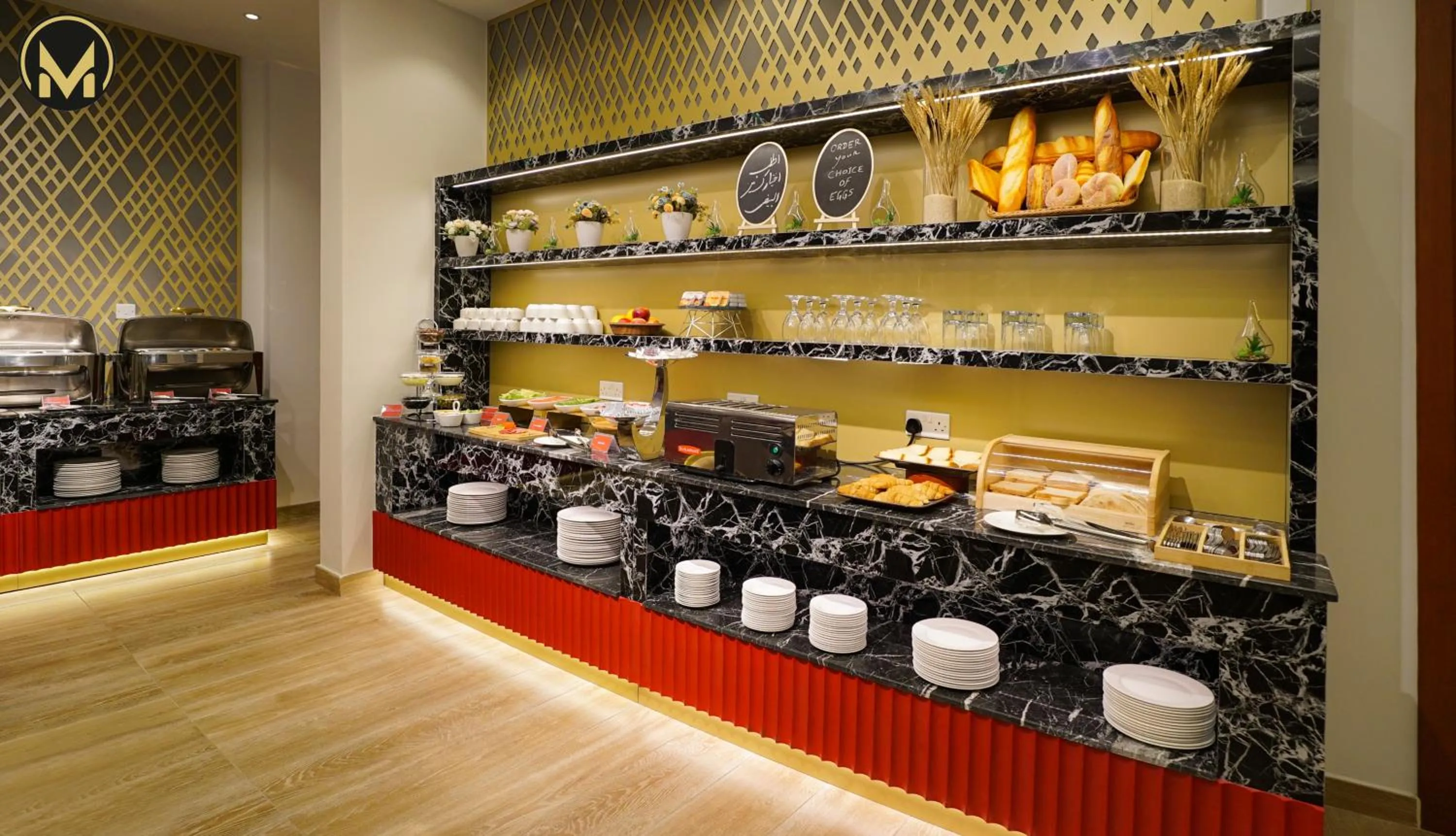 Restaurant/places to eat in Muscat Express Hotel