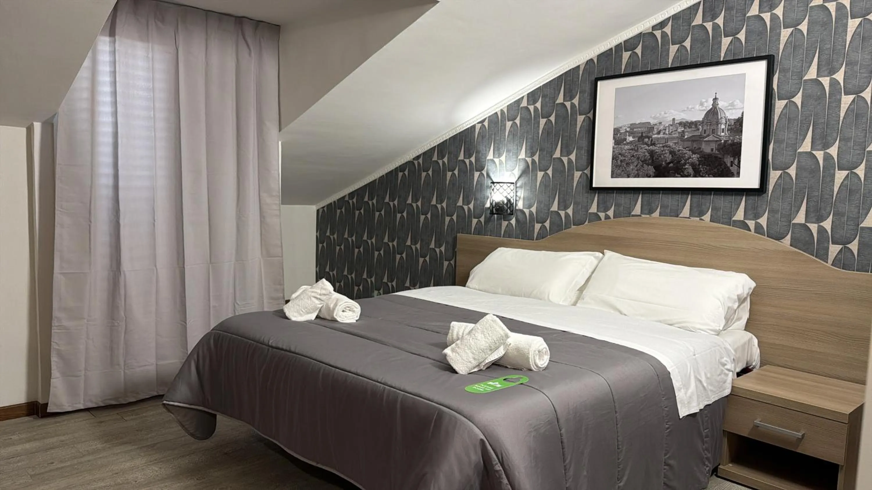 Bedroom, Bed in Hotel Concorde